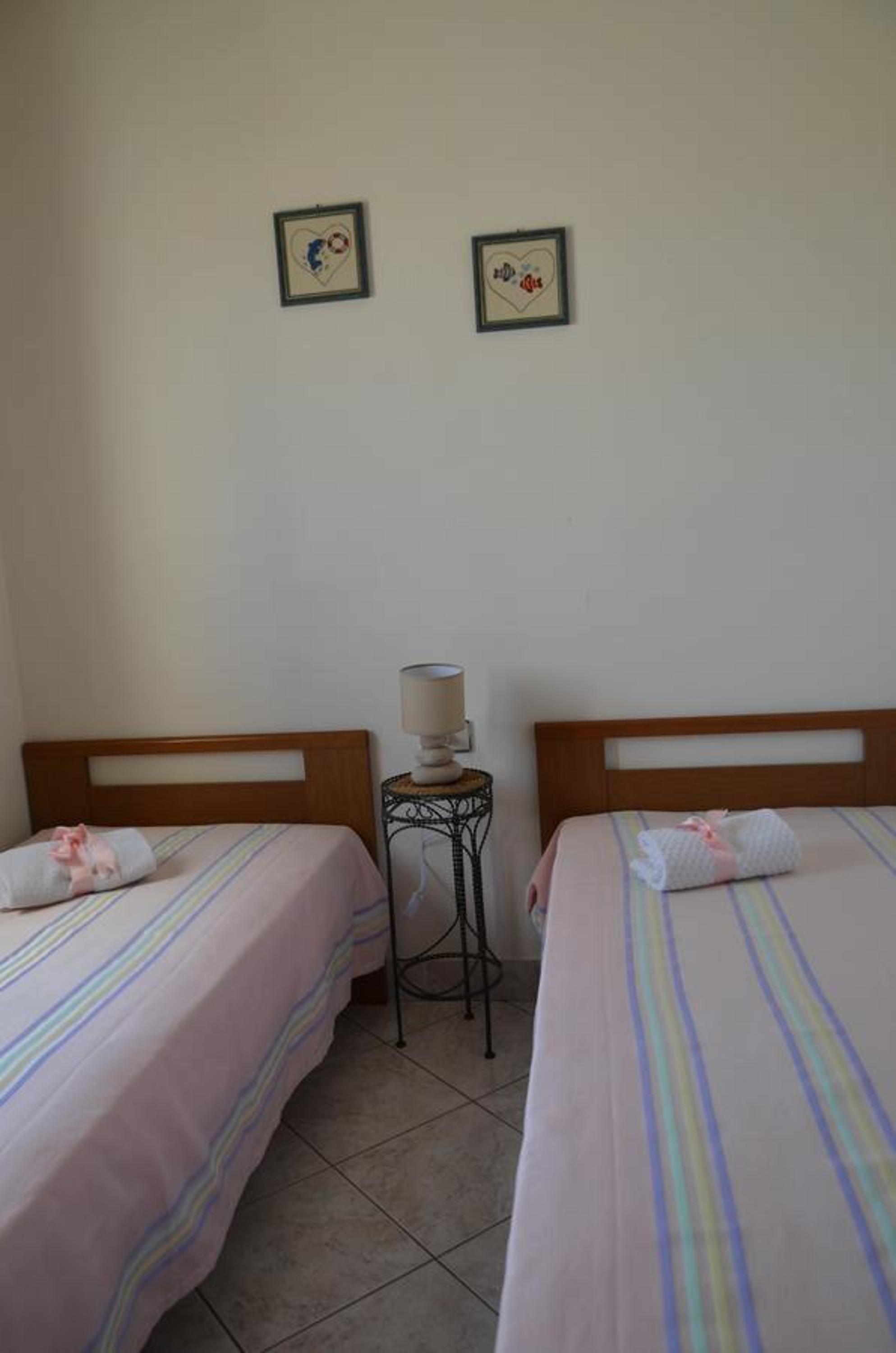 Apartment with Terrace - Photo 6