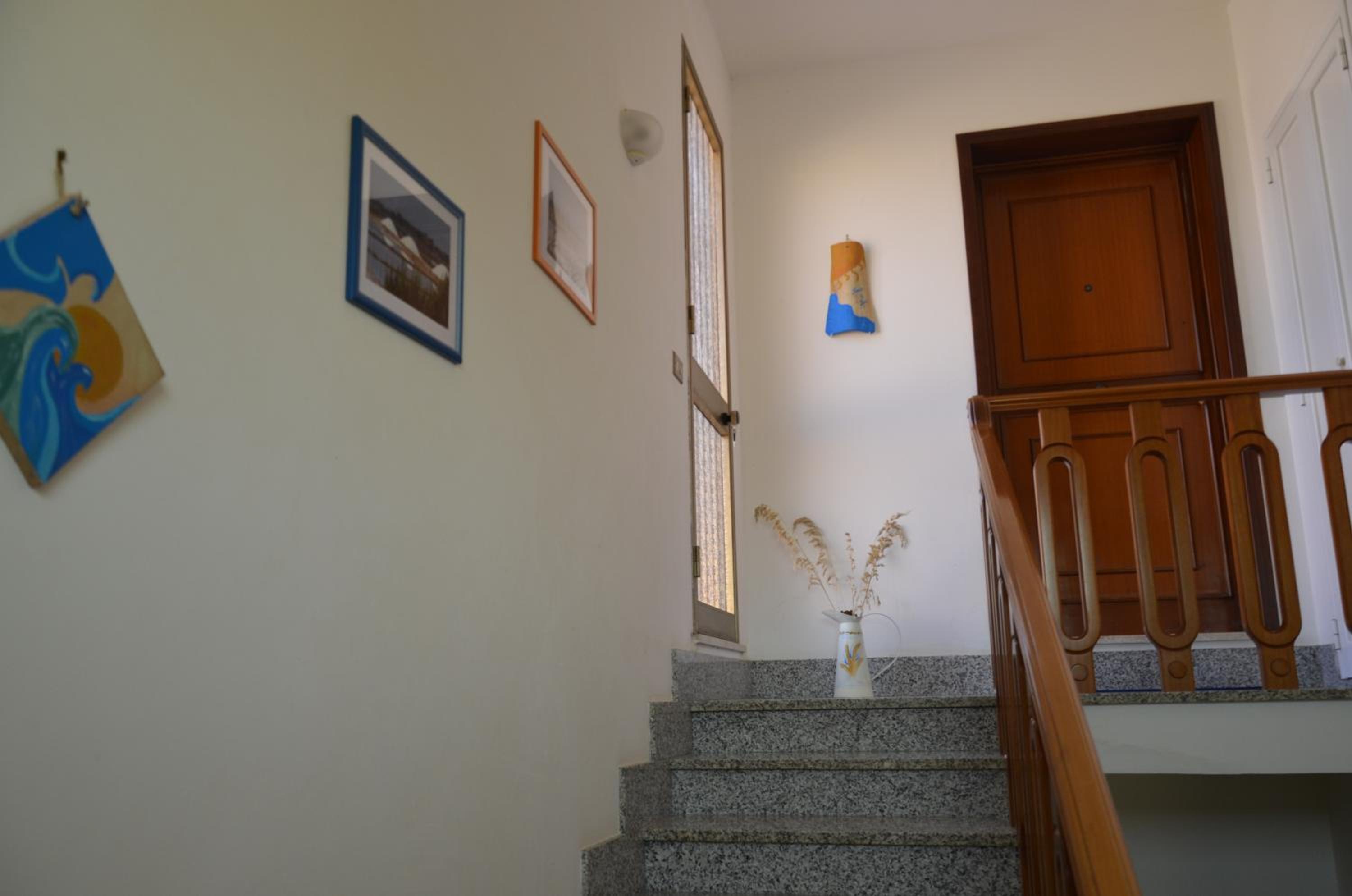 Apartment with Terrace - Photo 14