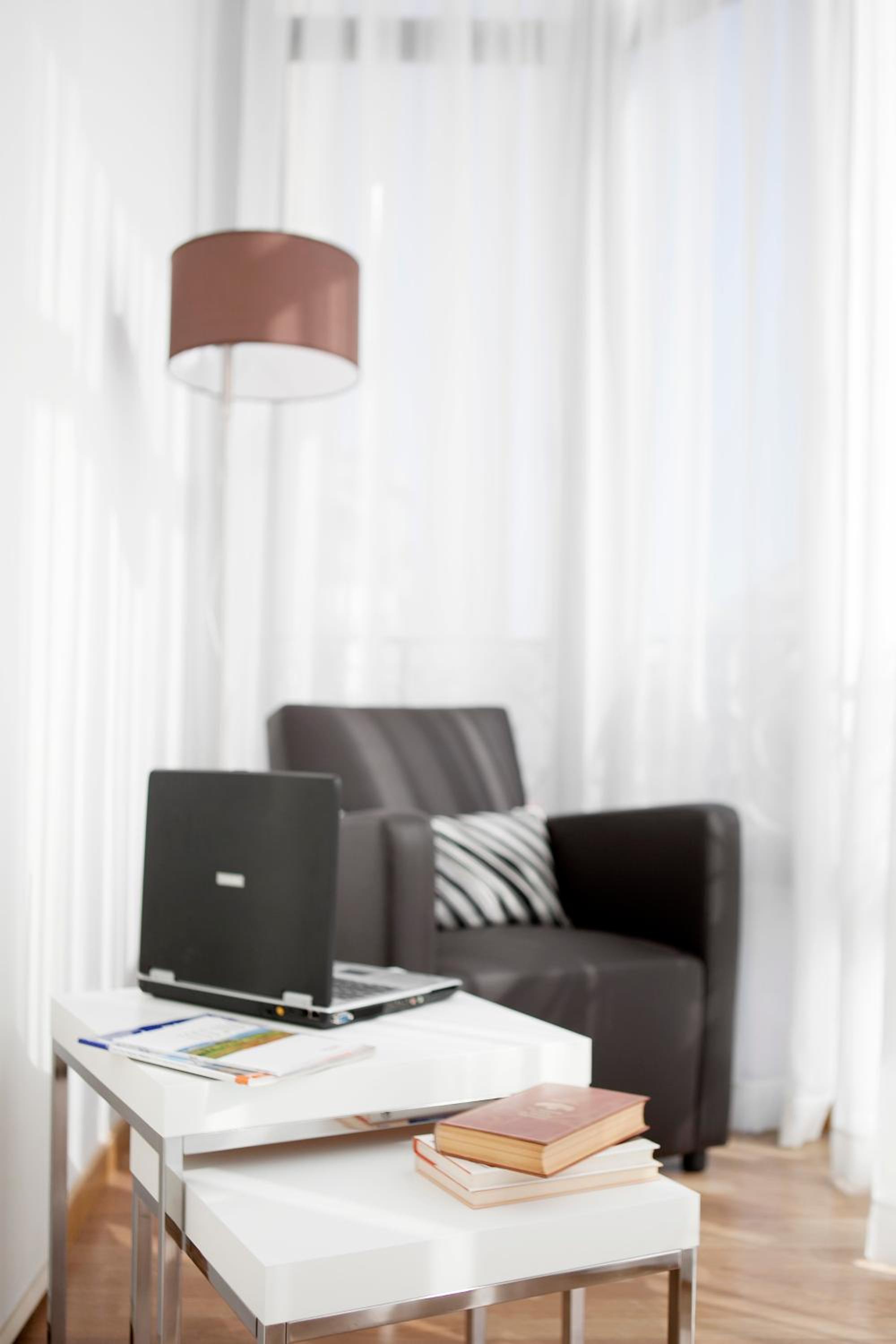Two-Bedroom Apartment - Ronda Universitat 13 photo 2