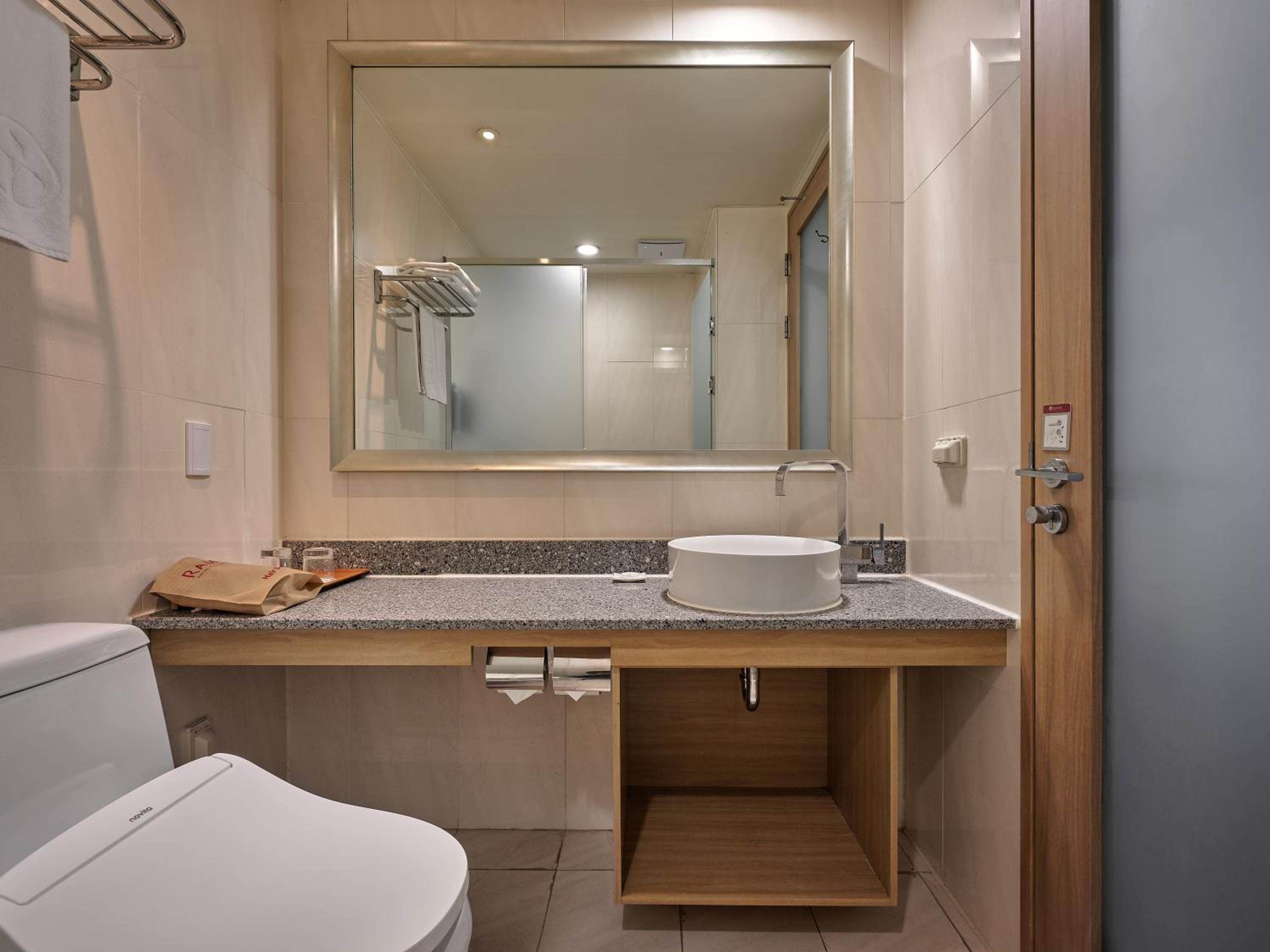 Deluxe Double Room – Includes Stay for One Small Dog (Under 10kg) - Photo 3