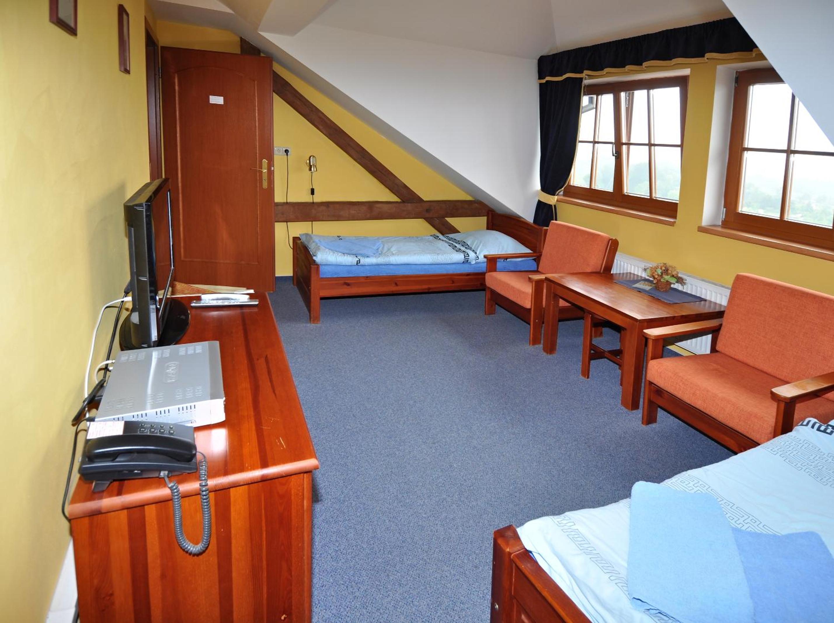 Double Room - Photo 8