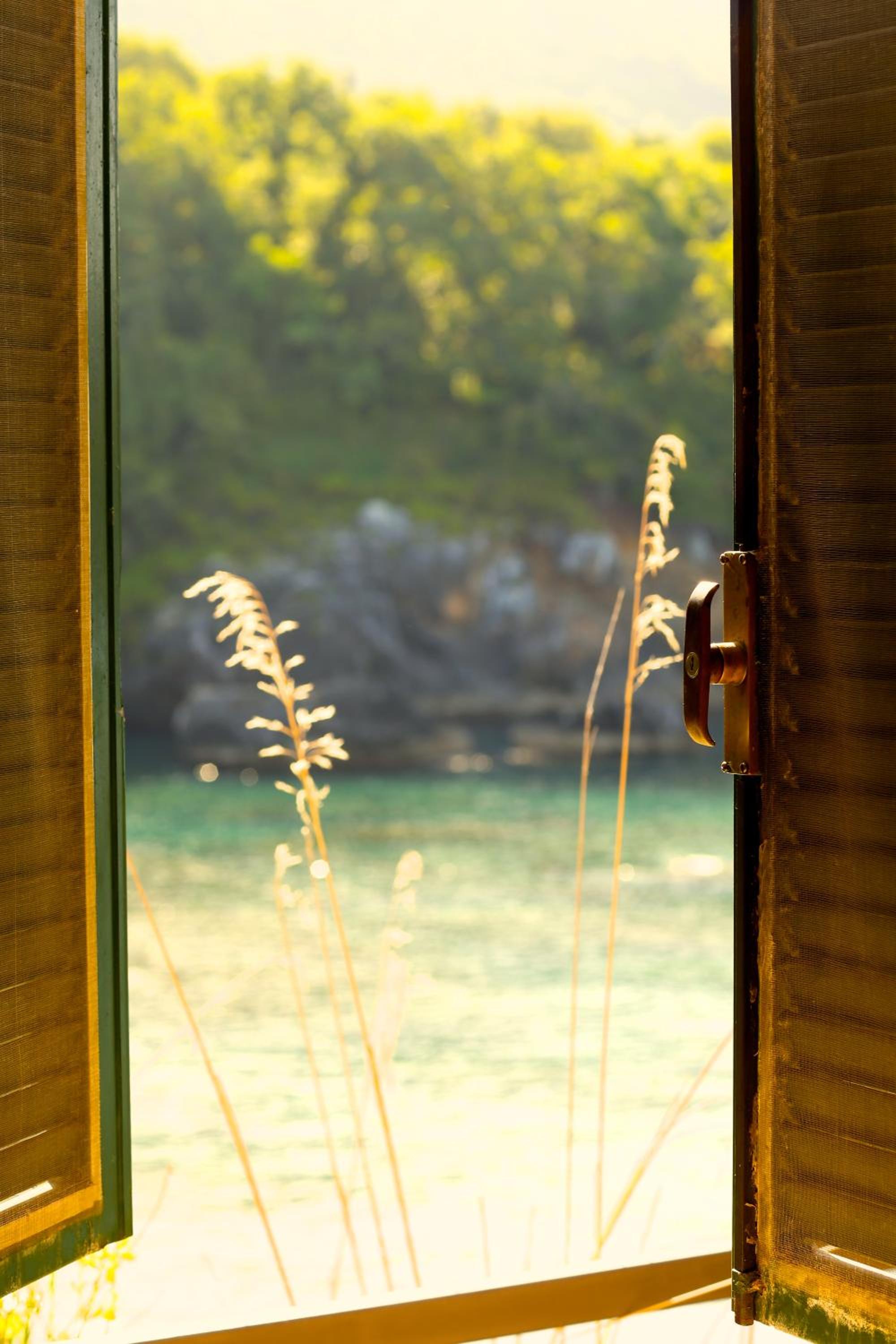 Premium Panorama Triple Room with Sea View photo 2