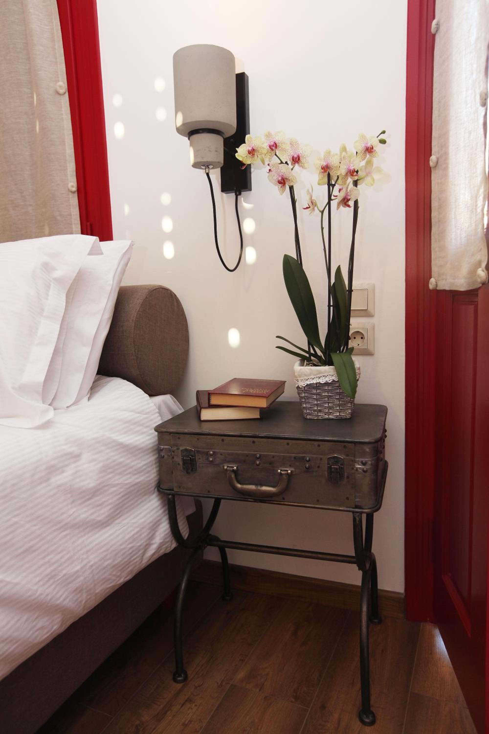 Deluxe Double Room with Balcony - Photo 2