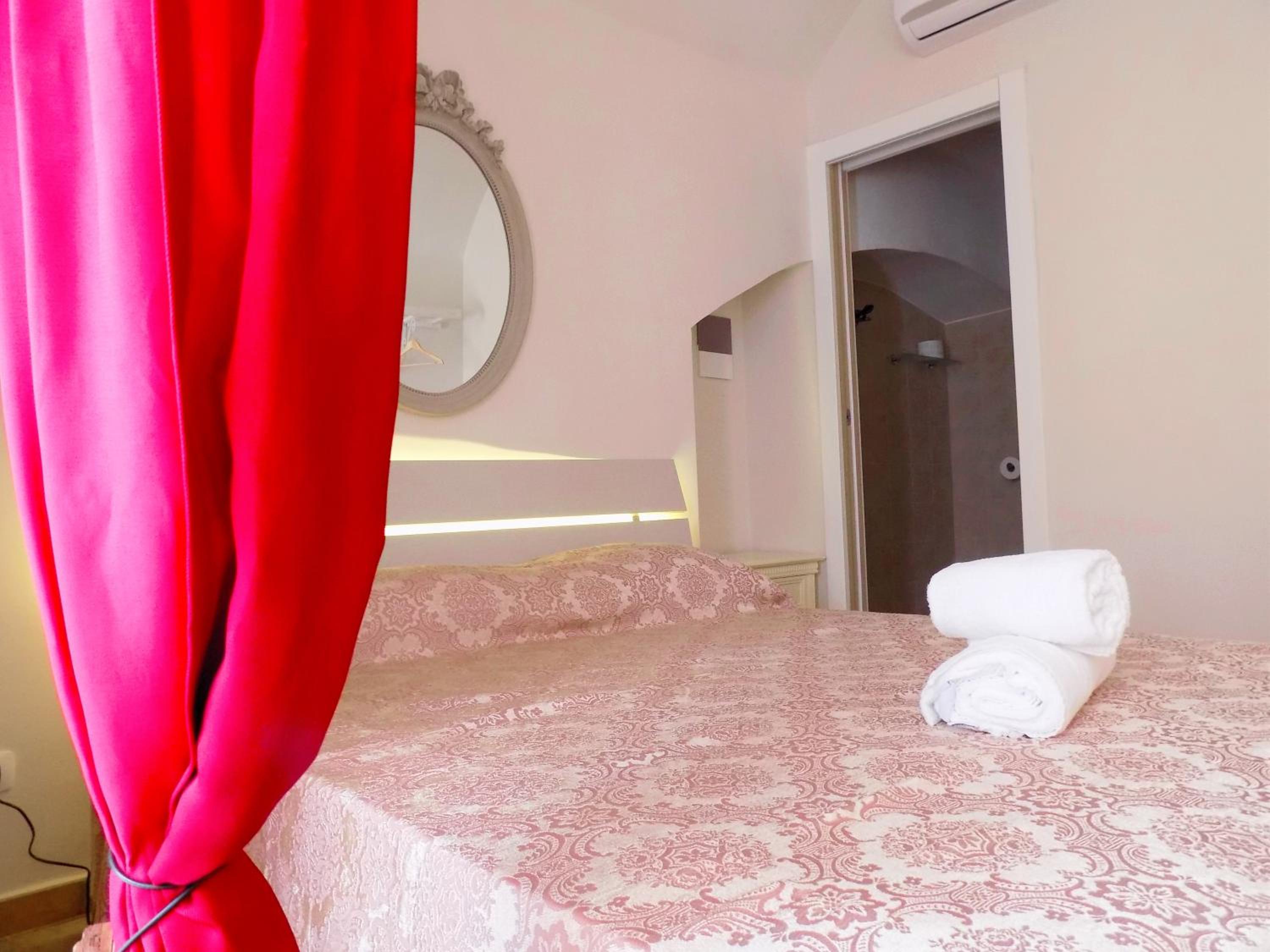 Double Room With Private Bathroom photo 2