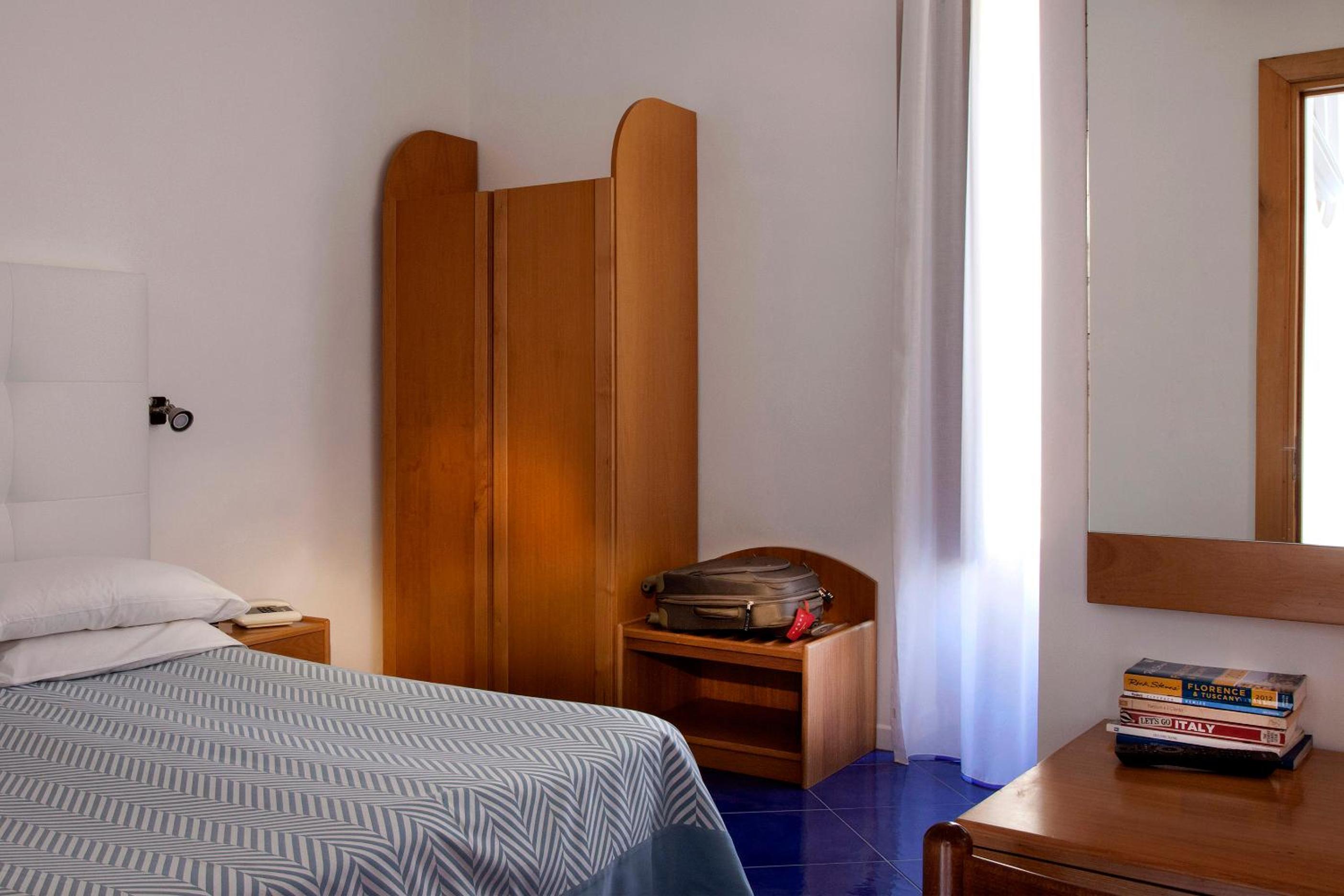 Double Room - Photo 3
