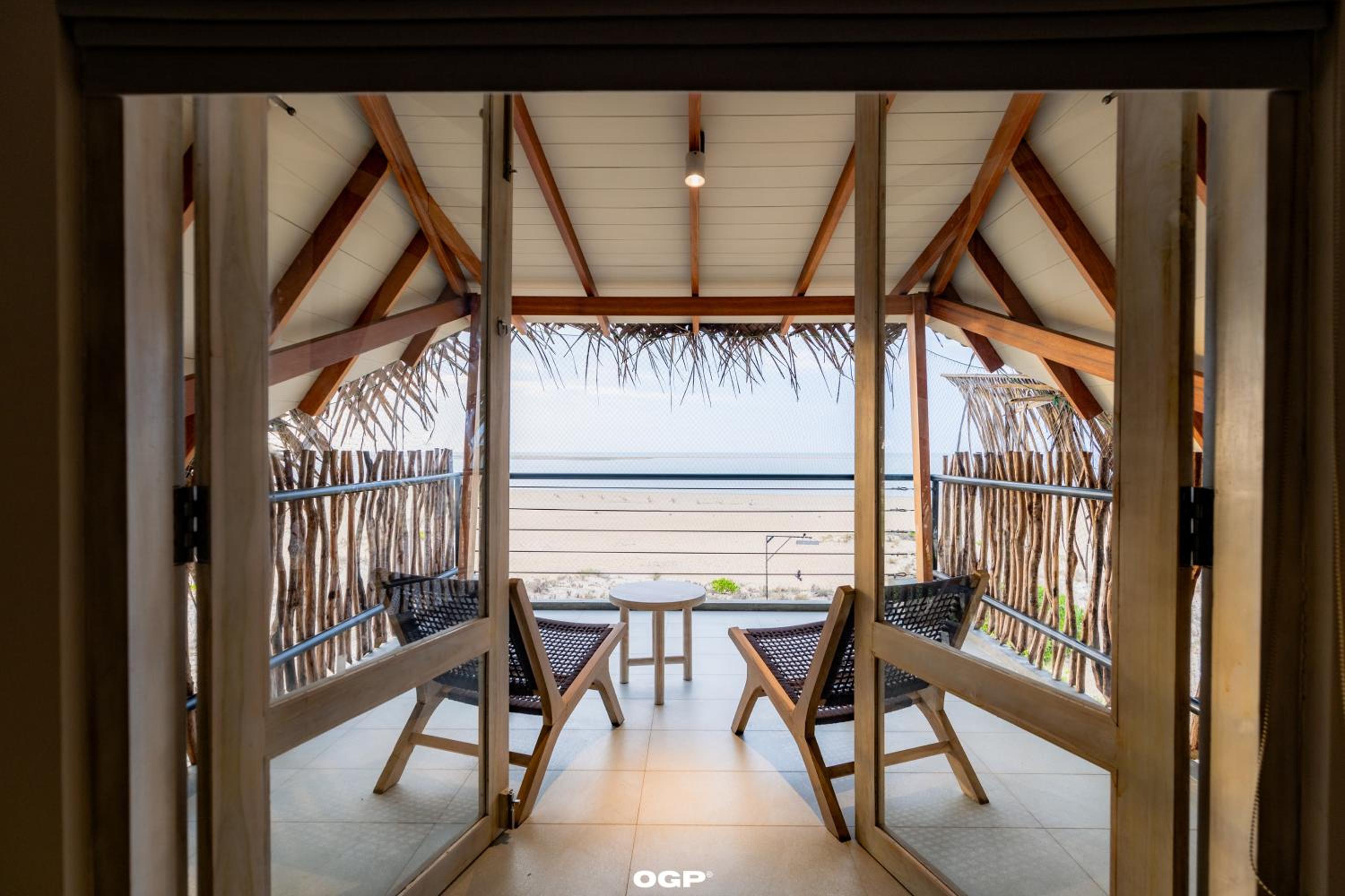 Deluxe Bungalow with Sea View photo 3
