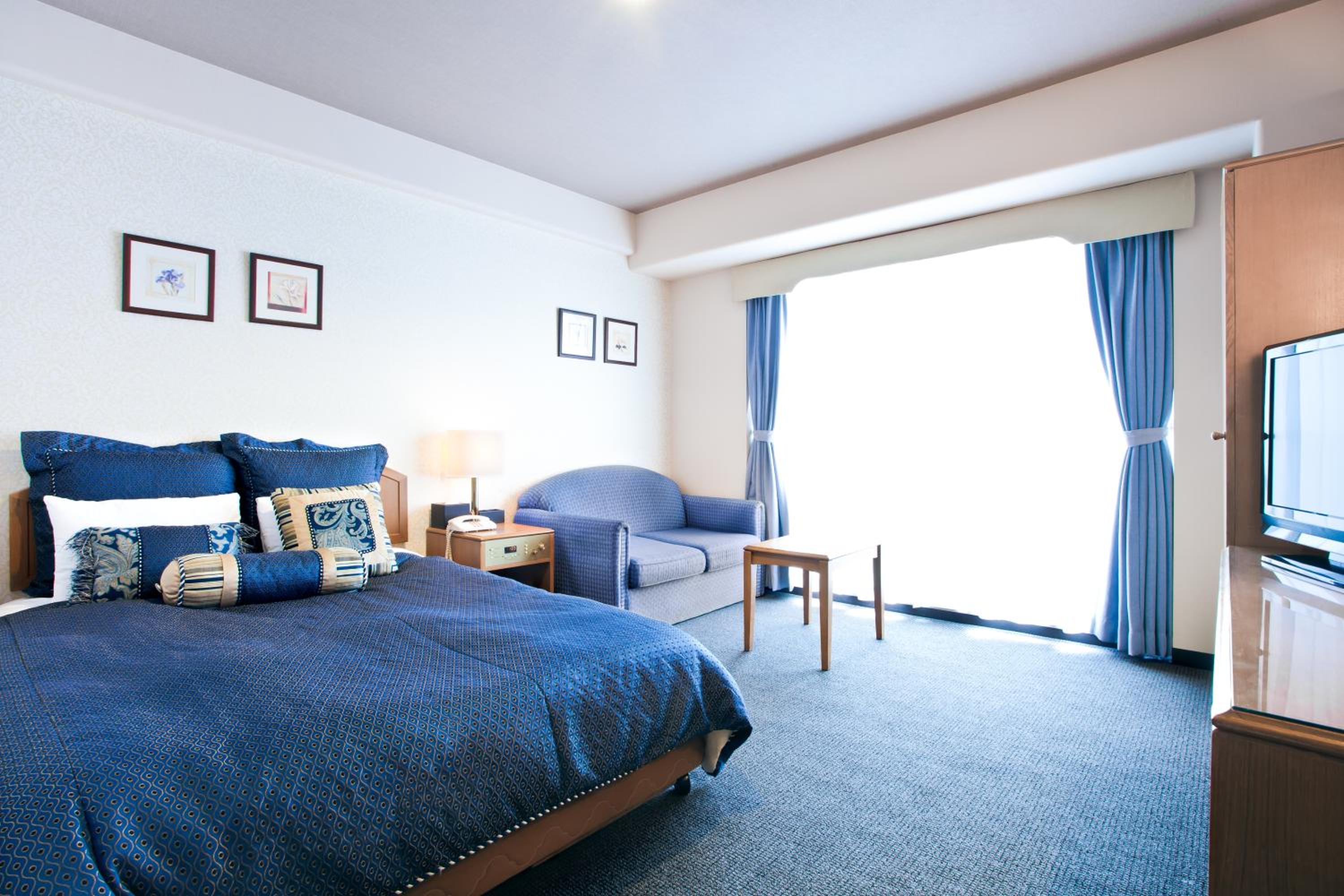 Double Room with Small Double Bed - Smoking - Photo 7