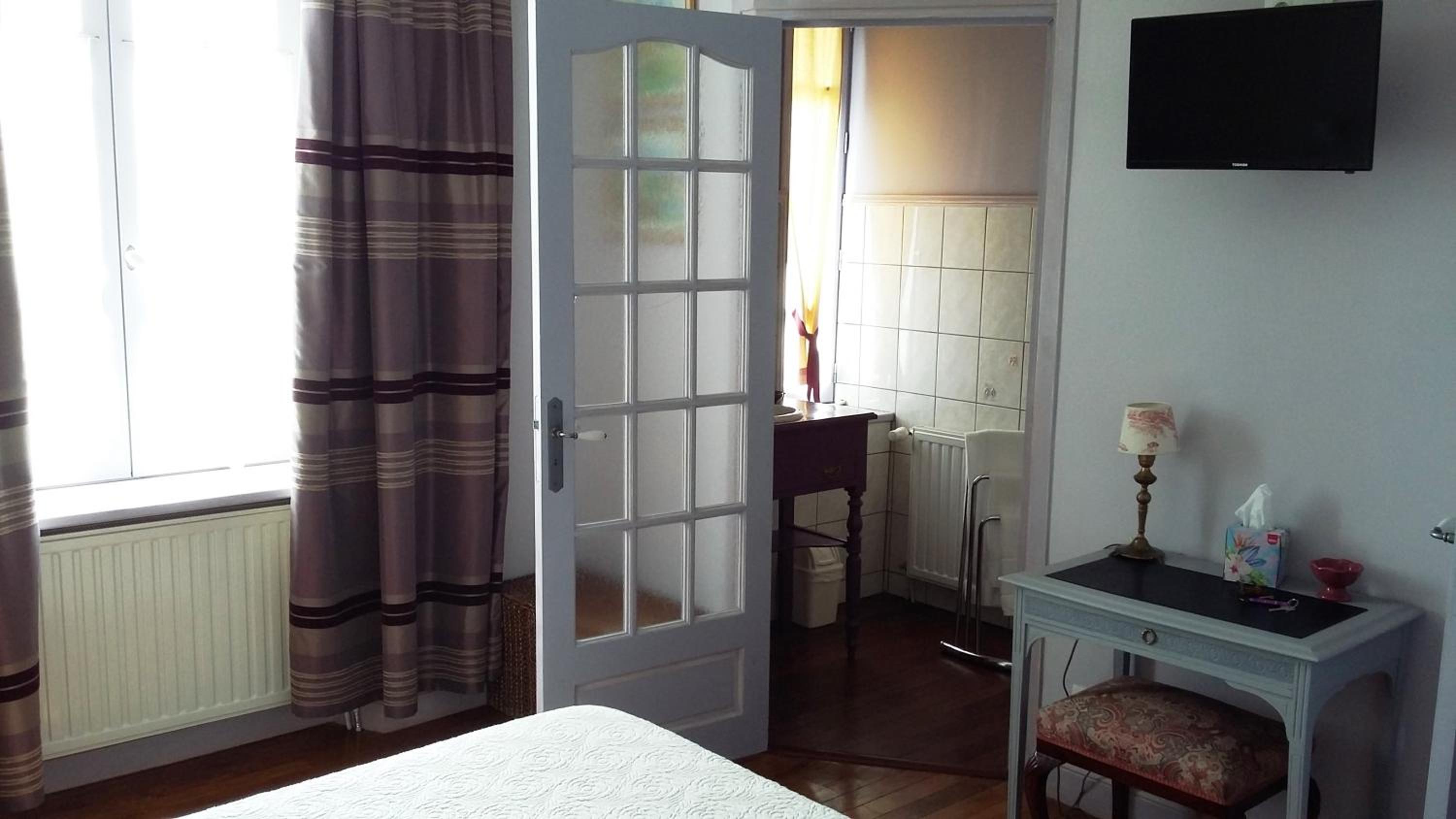 Standard Double Room photo 3