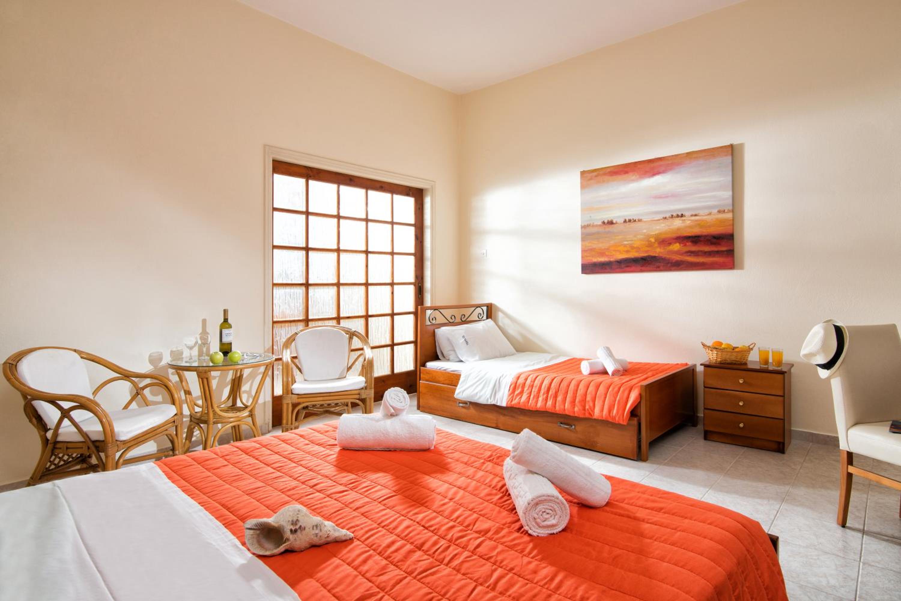 One-Bedroom Apartment with Hydromassage Shower - Photo 3