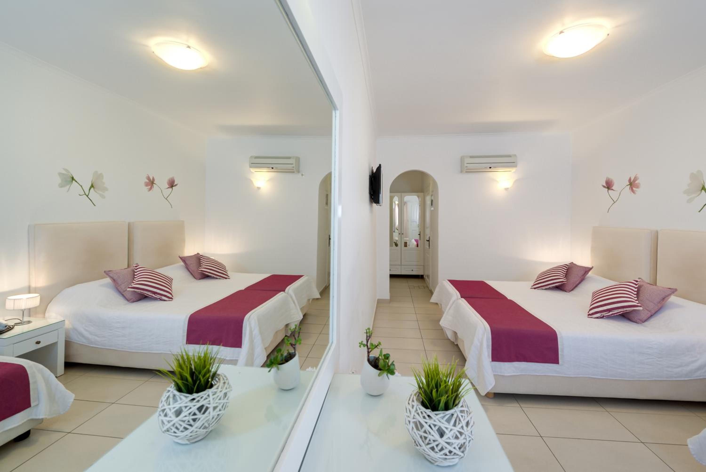 Standard Triple Room with Sea View photo 3