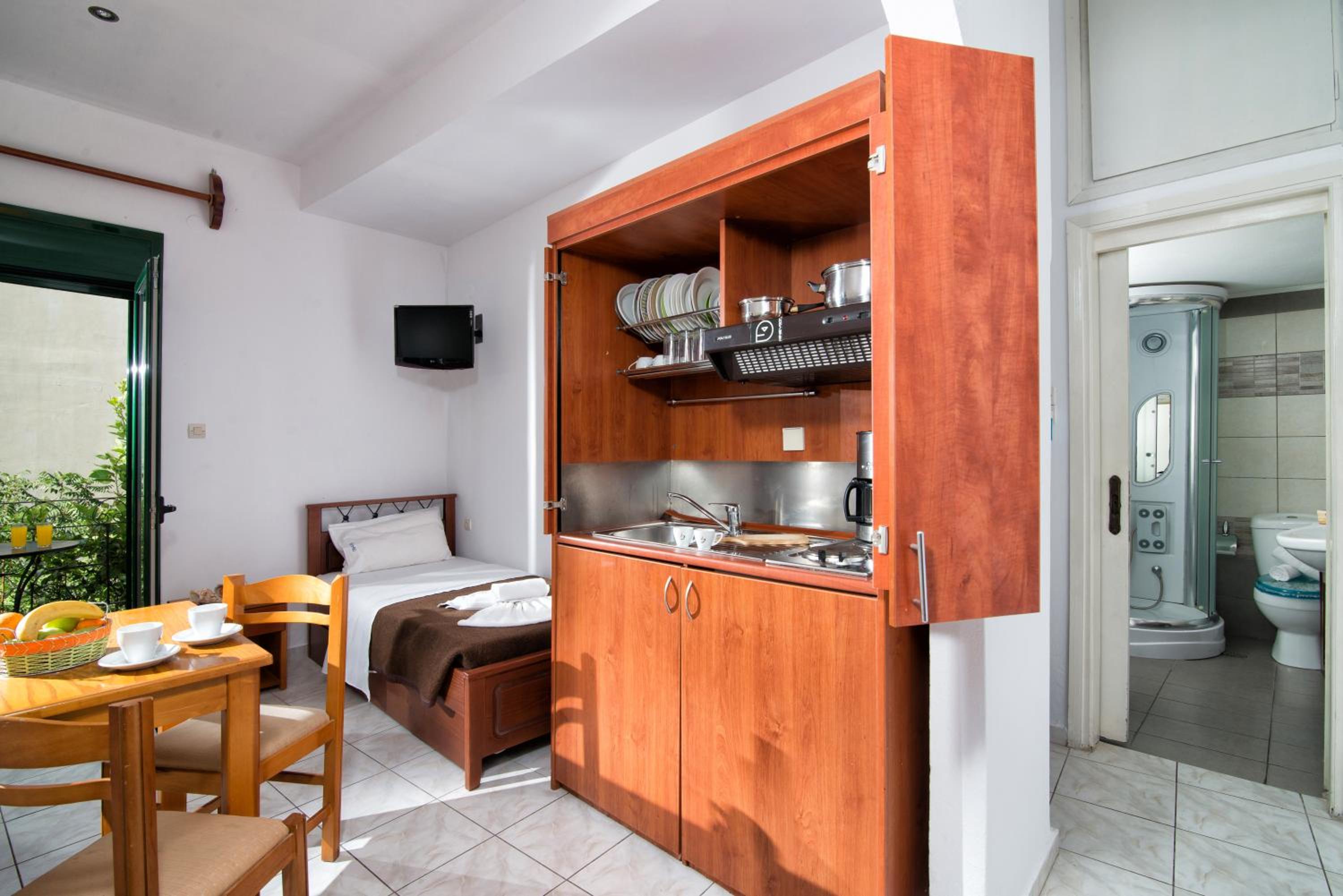 Two-Bedroom Apartment with Hydromassage Shower - Photo 7