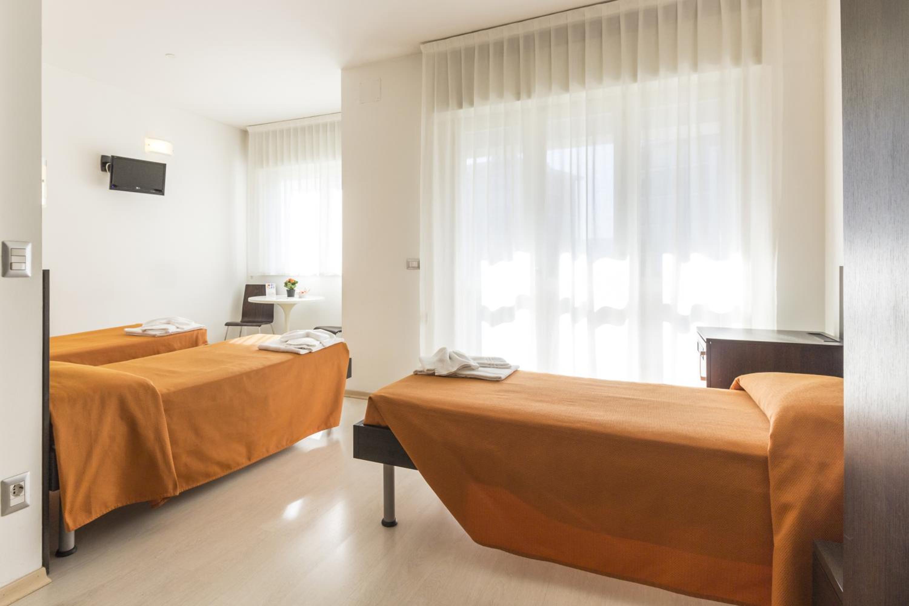Triple Room - Photo 8