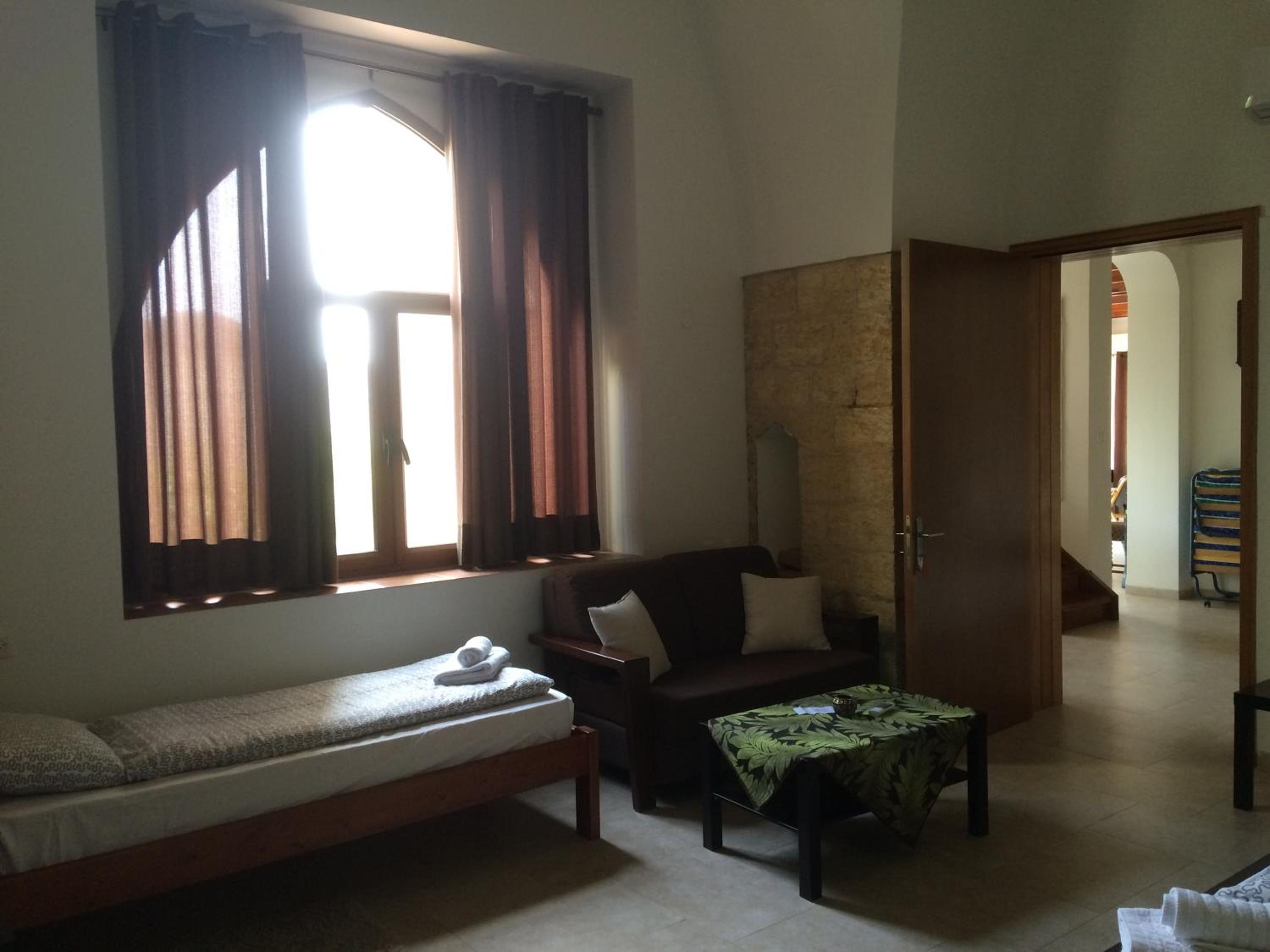 Deluxe Double Room with Bath - Photo 2