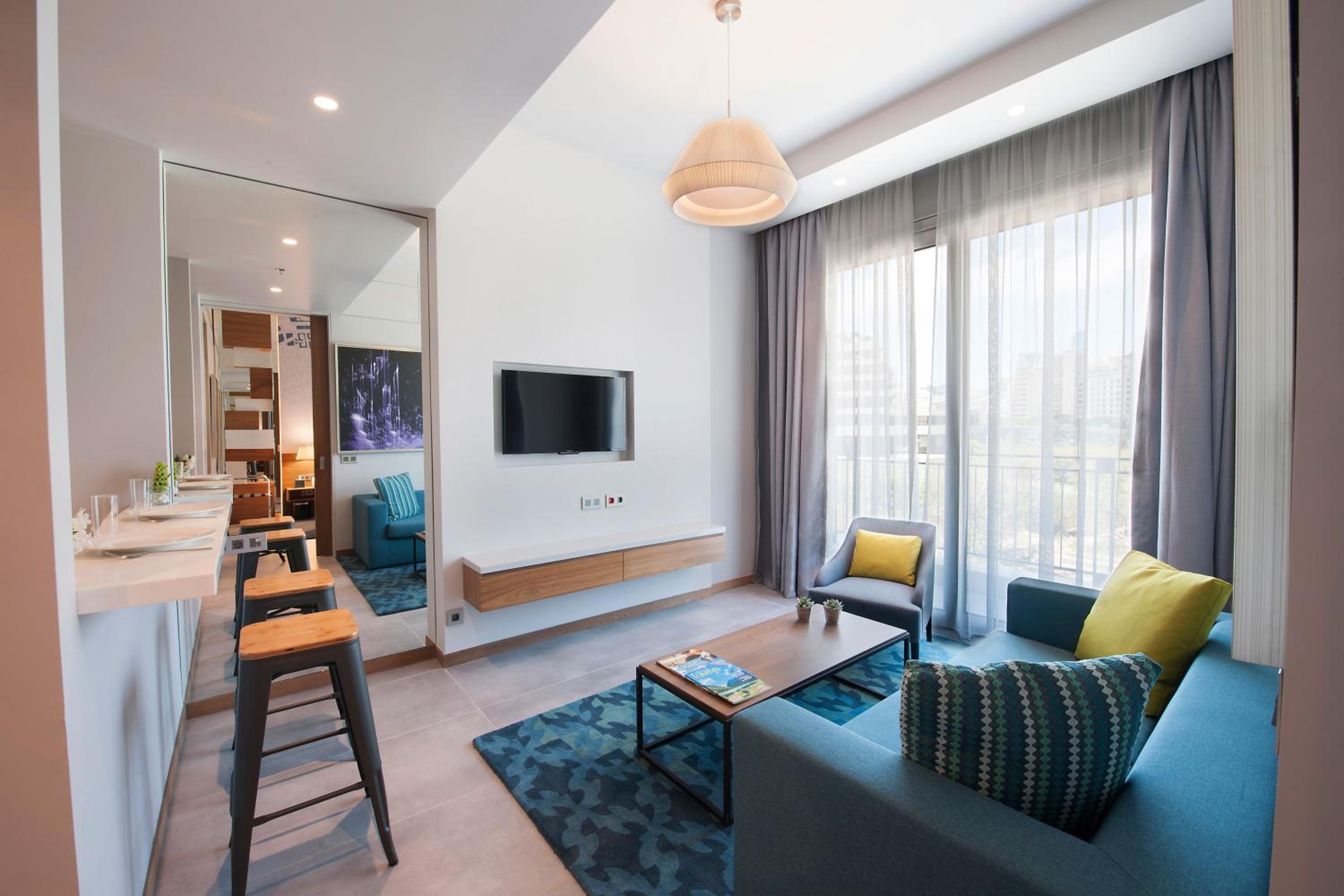 Deluxe One-Bedroom Apartment with Balcony