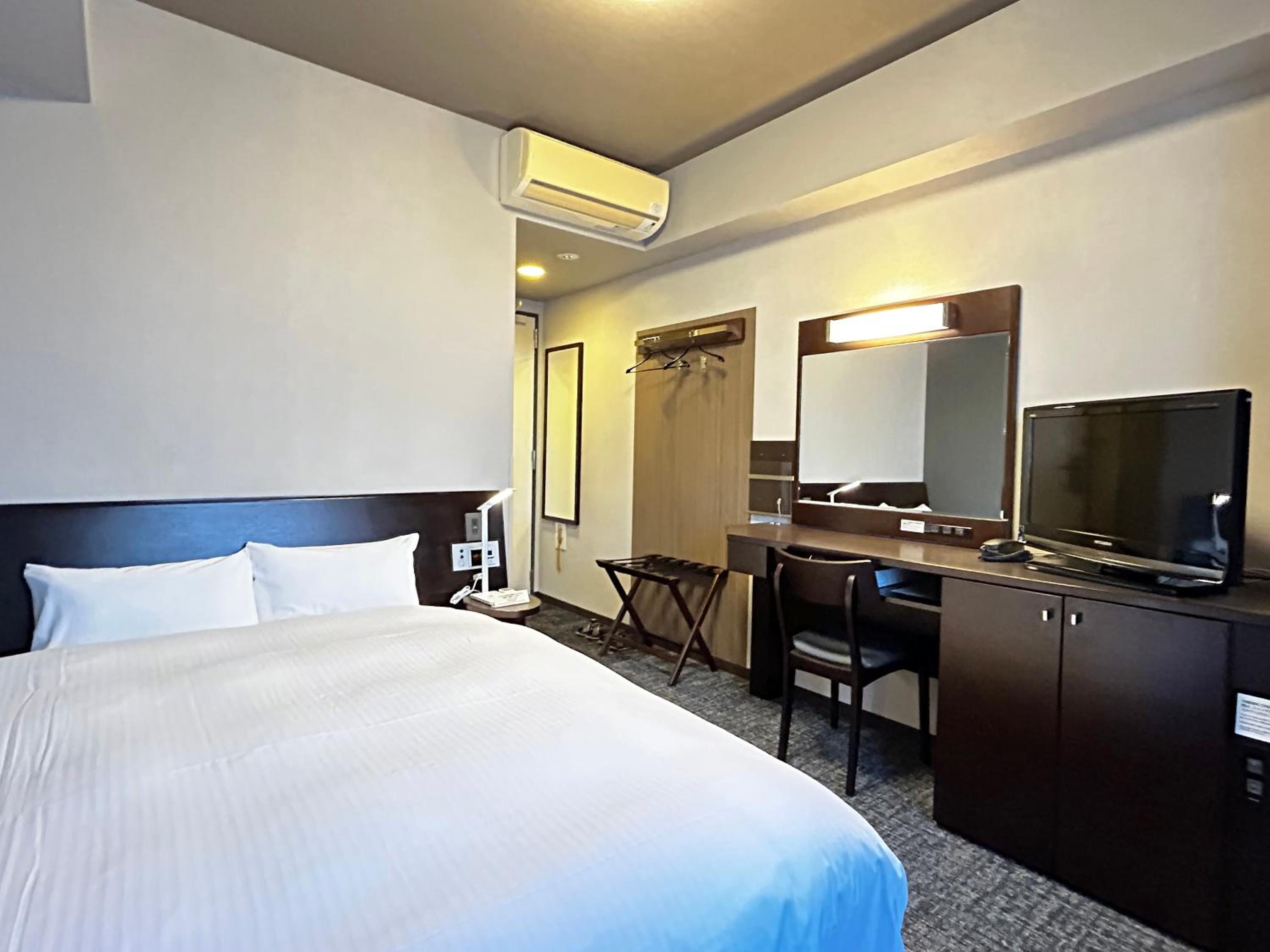 Comfort Double Room with Small Double Bed - Smoking - Heated Tobacco Only - Photo 8