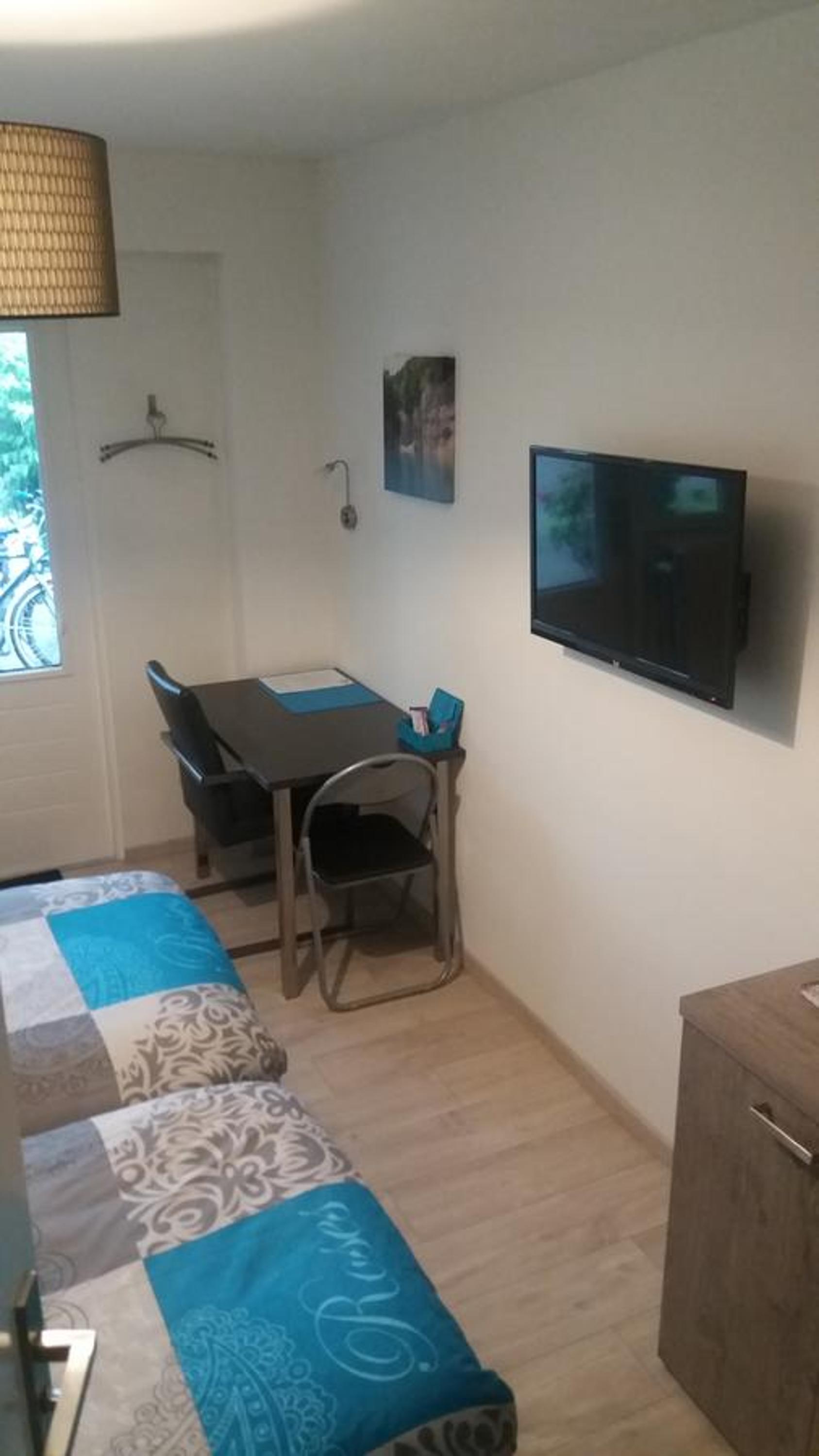 Twin Room with Bathroom photo 3