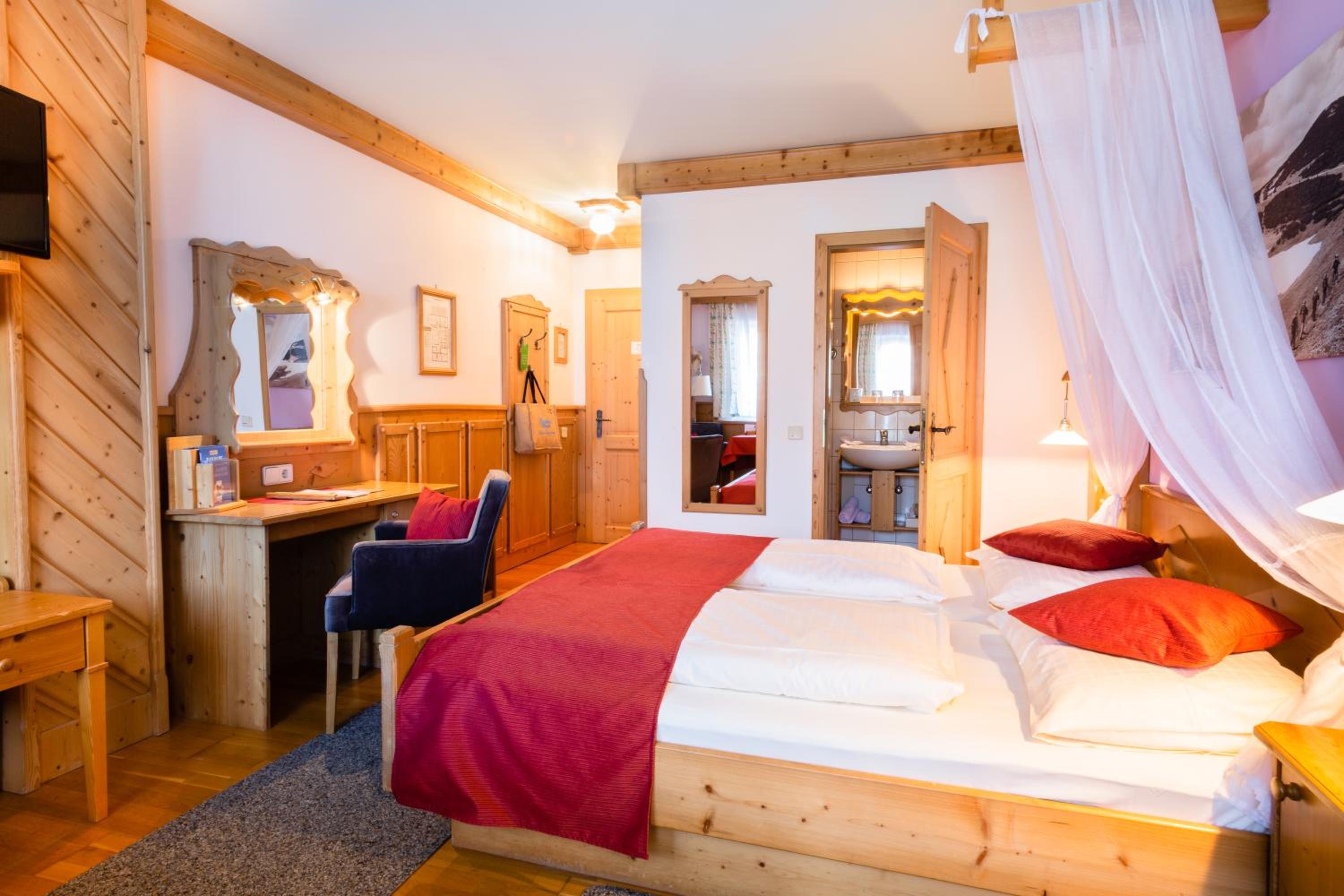 Double Room with Balcony - C photo 1