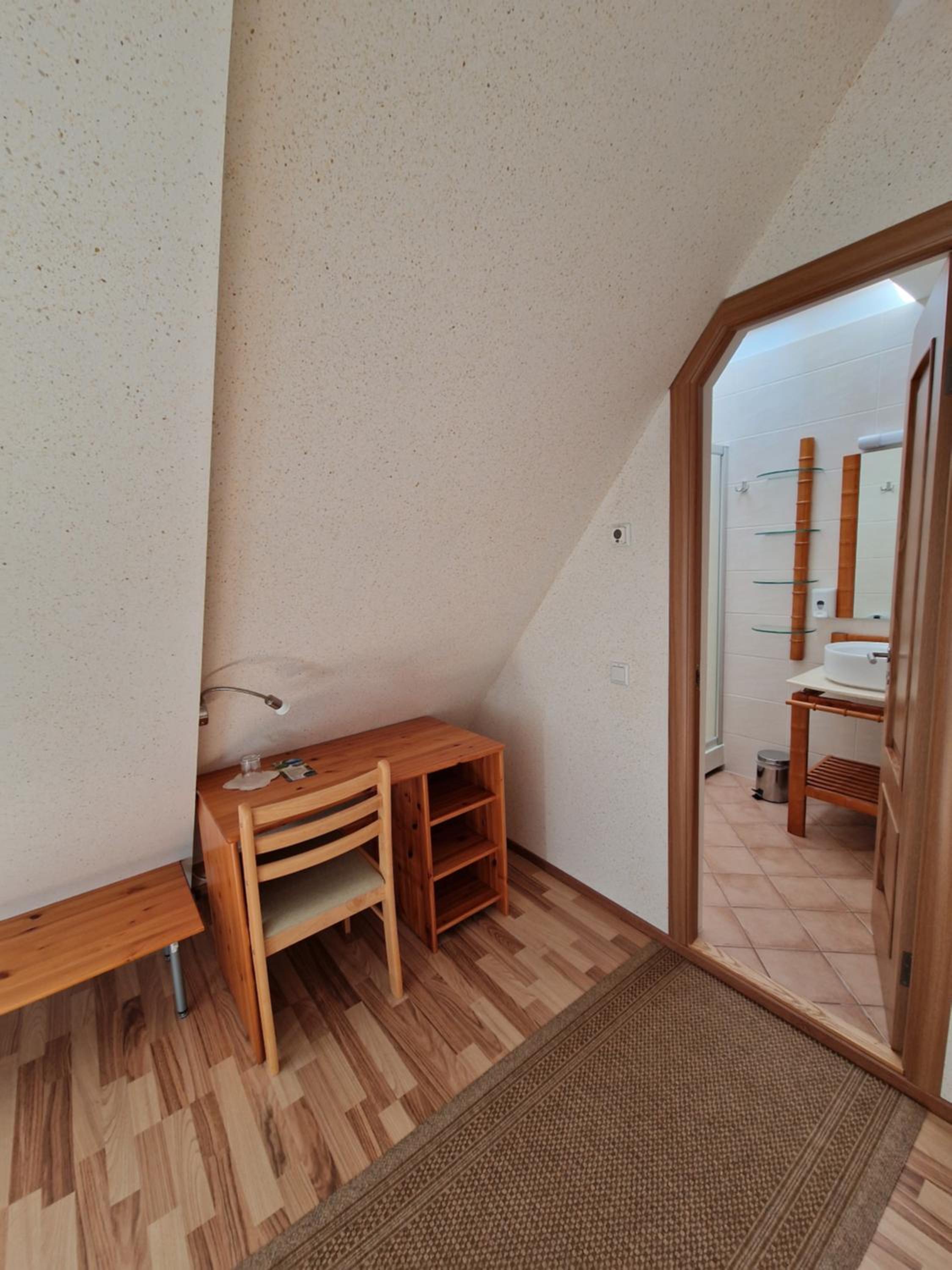 Standard Single Room with Shower photo 1