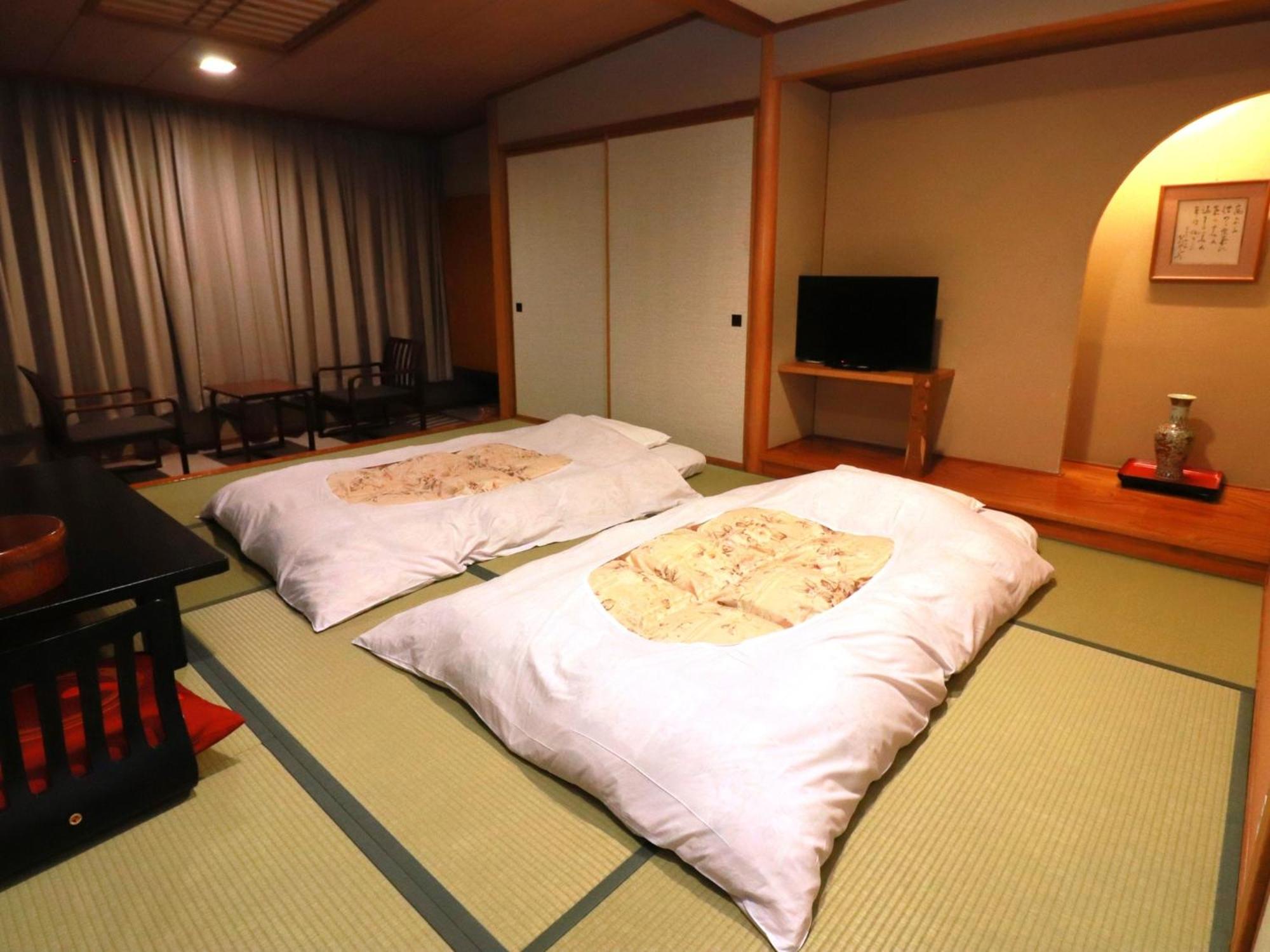 Japanese-style Room with 10 Tatami Non-Smoking + Buffet Dinner Included (View/Building Assigned on Arrival) - Photo 14