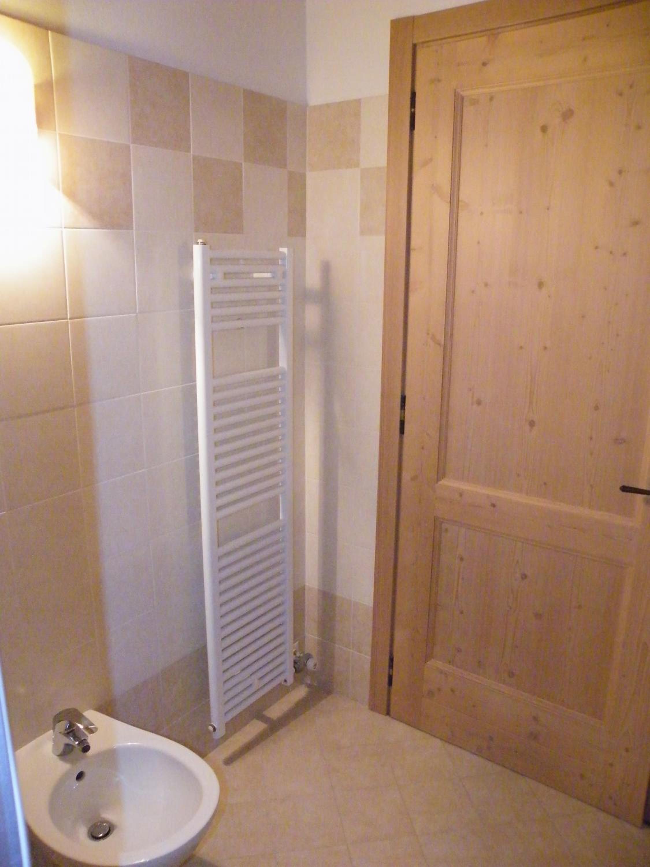 Double or Twin Room with Mountain View - Photo 9