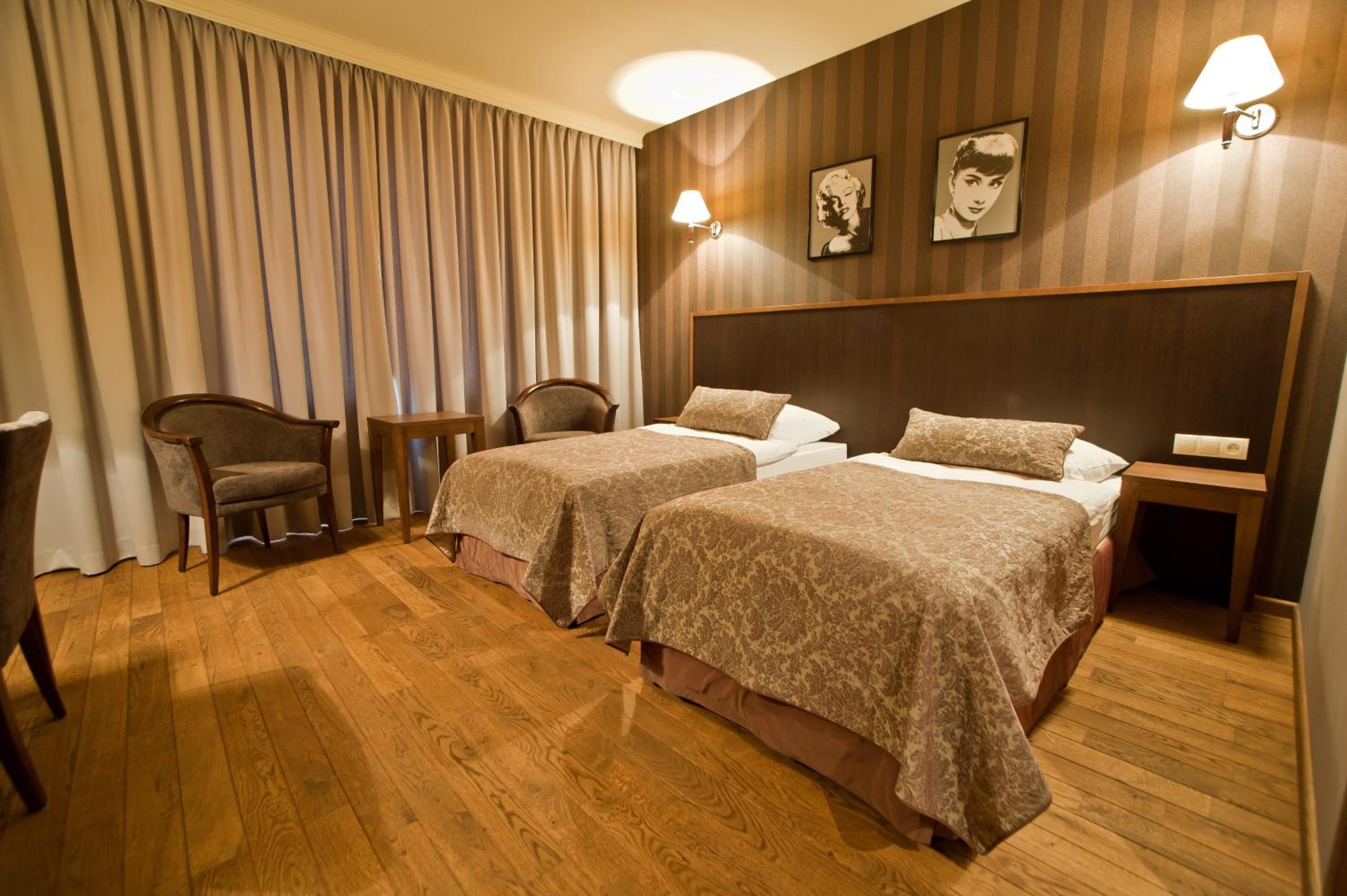 Superior Double or Twin Room - Photo 6