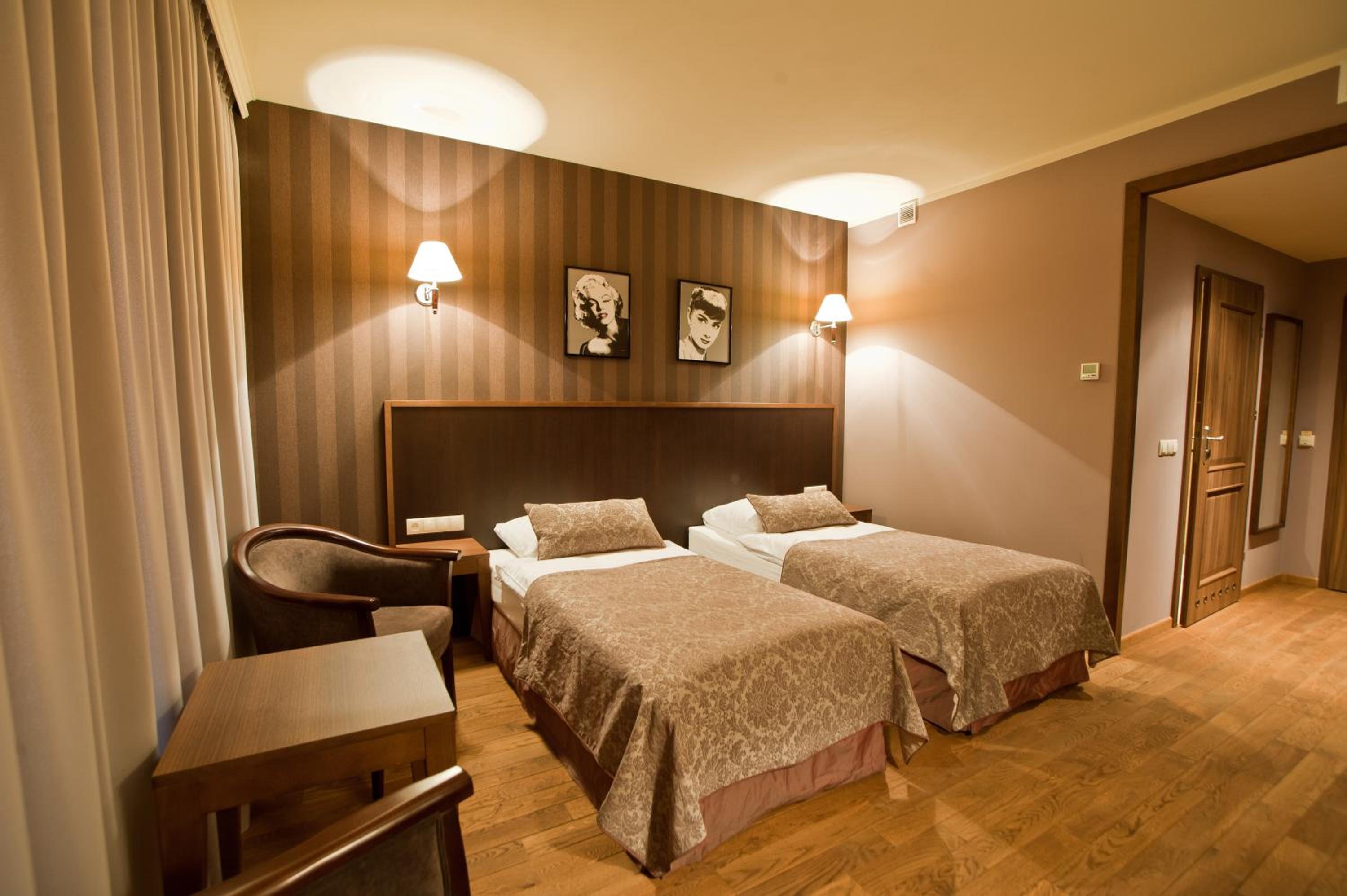 Superior Double or Twin Room - Photo 8
