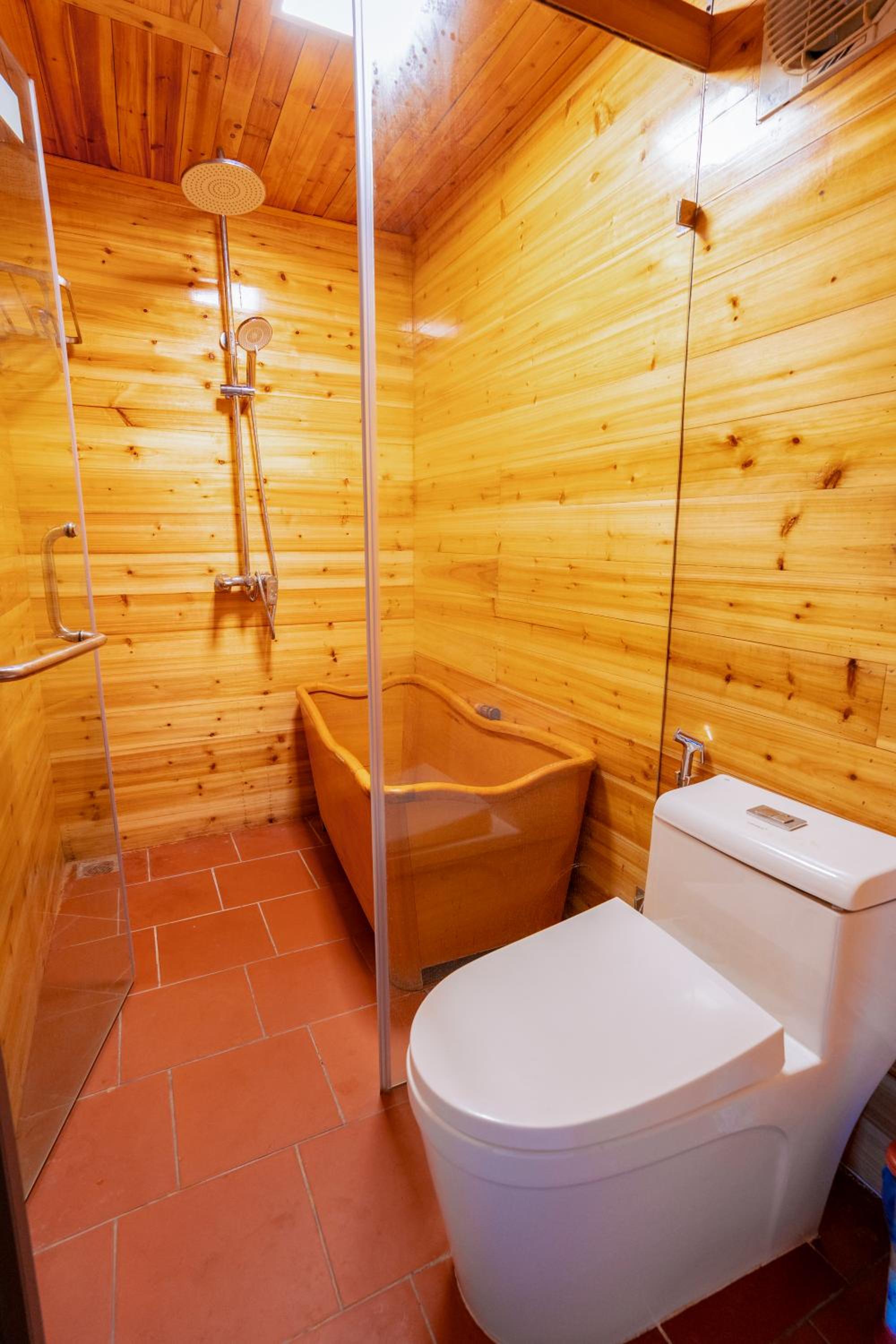 Deluxe Bungalow photo 2