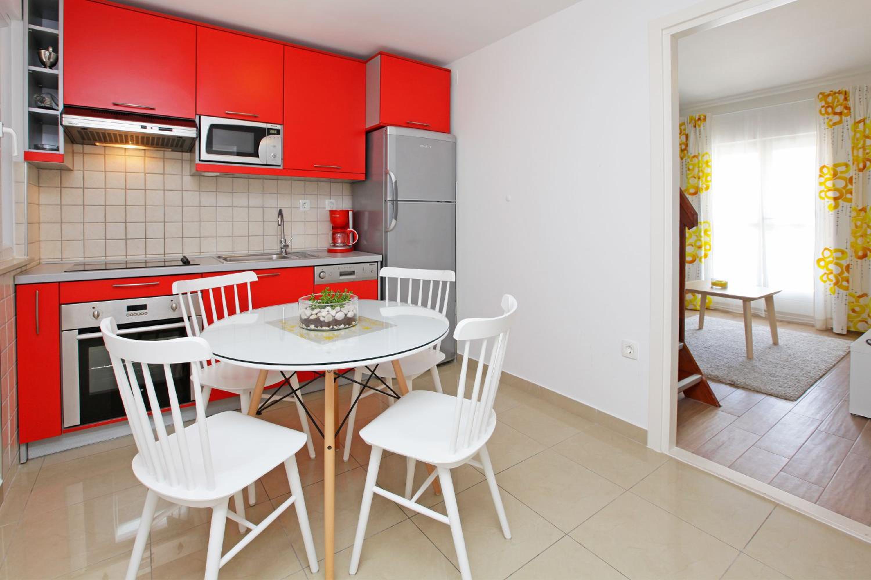 One-Bedroom Apartment with Terrace and Sea View - Photo 11