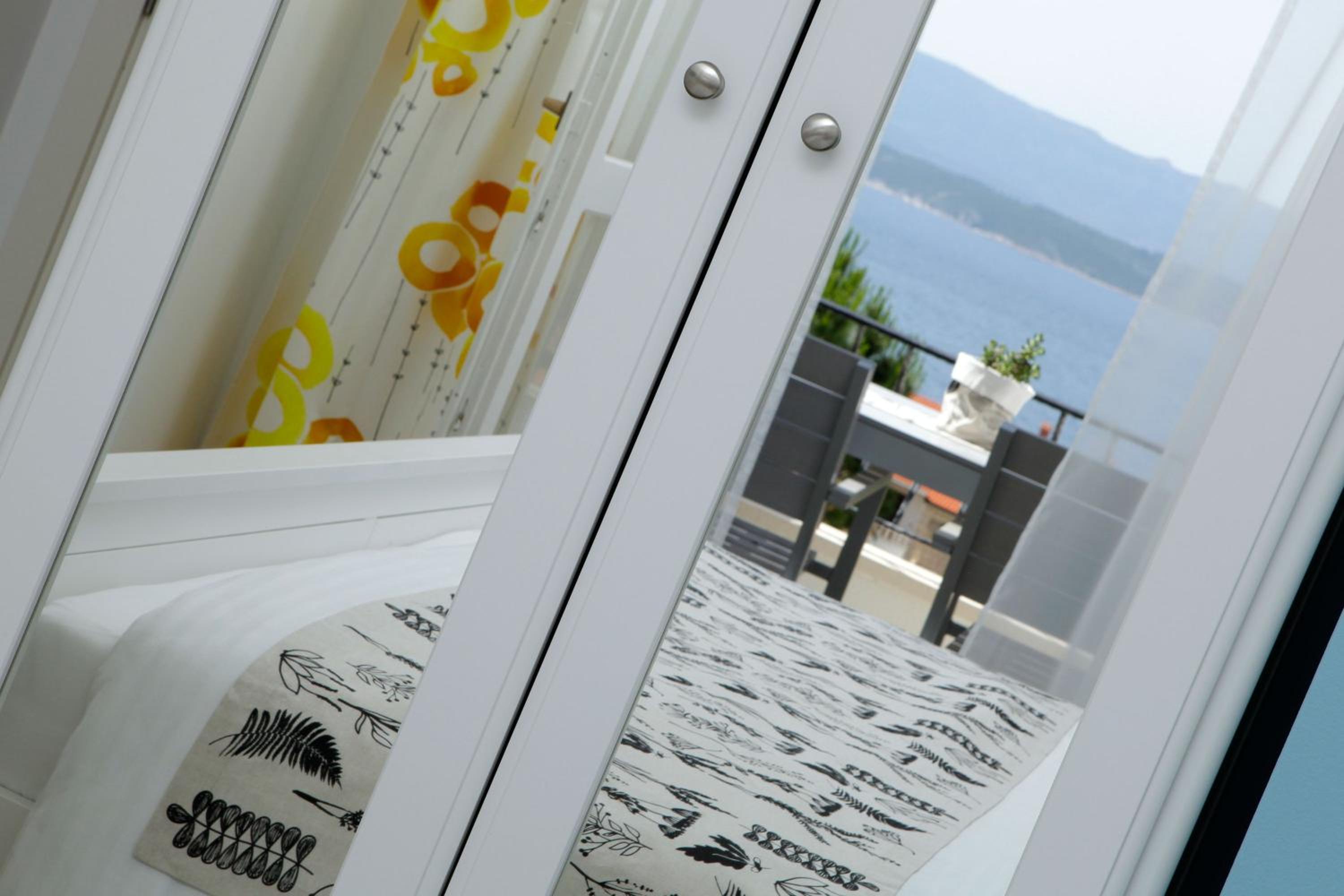 Two-Bedroom Apartment with Terrrace and Sea View photo 2
