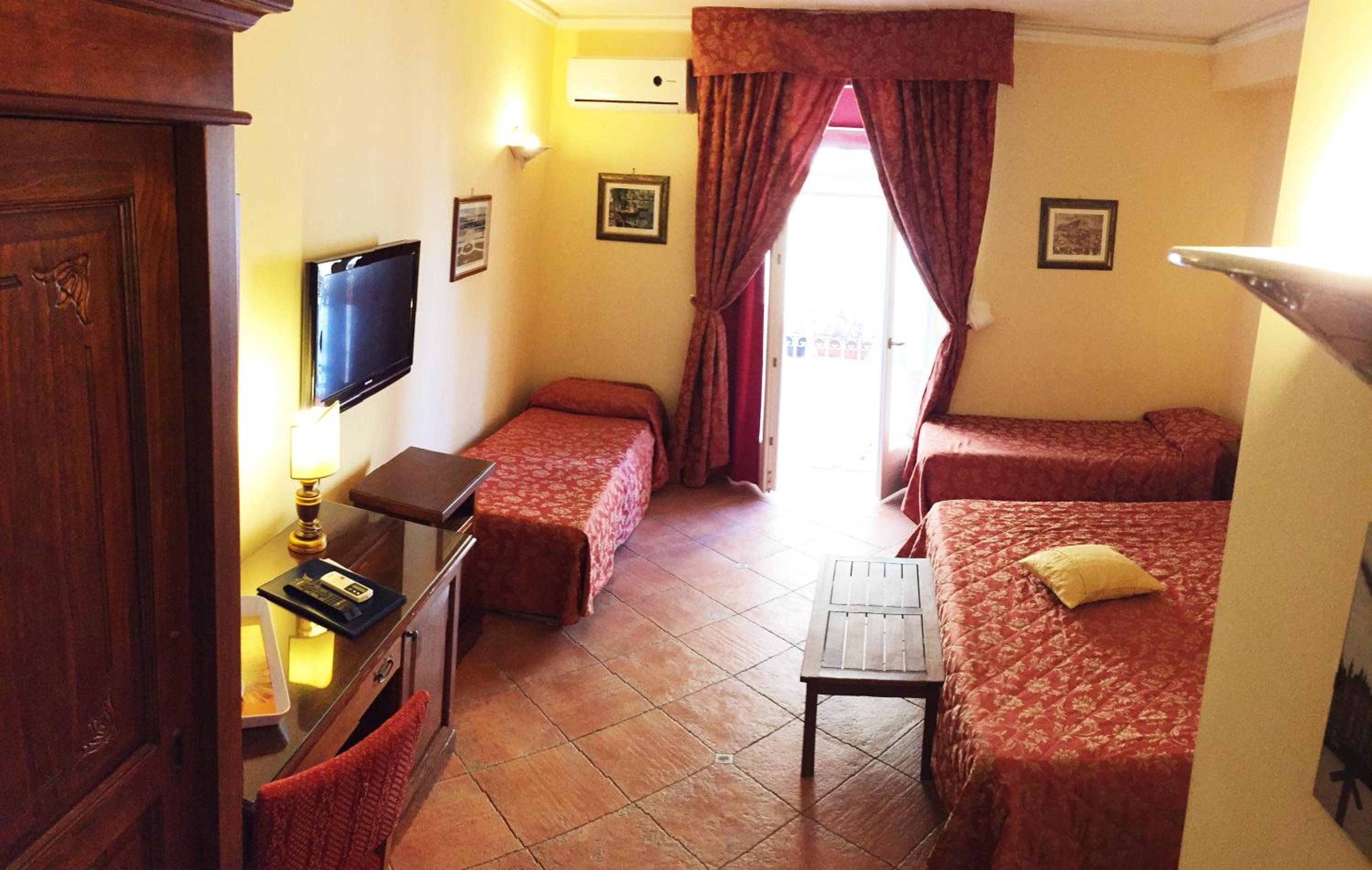 Family Room with Balcony - Photo 3