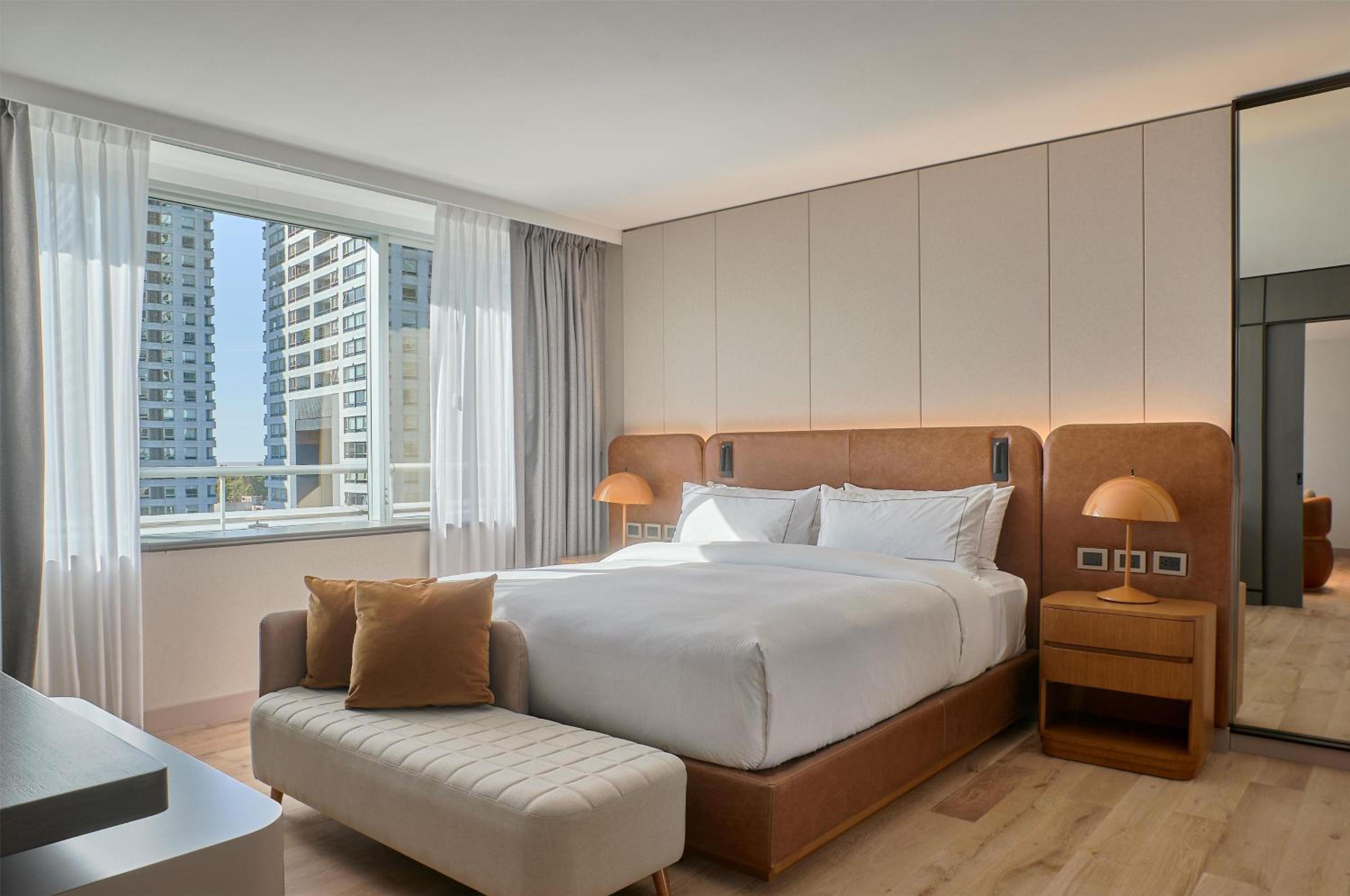 Executive King Petite Suite