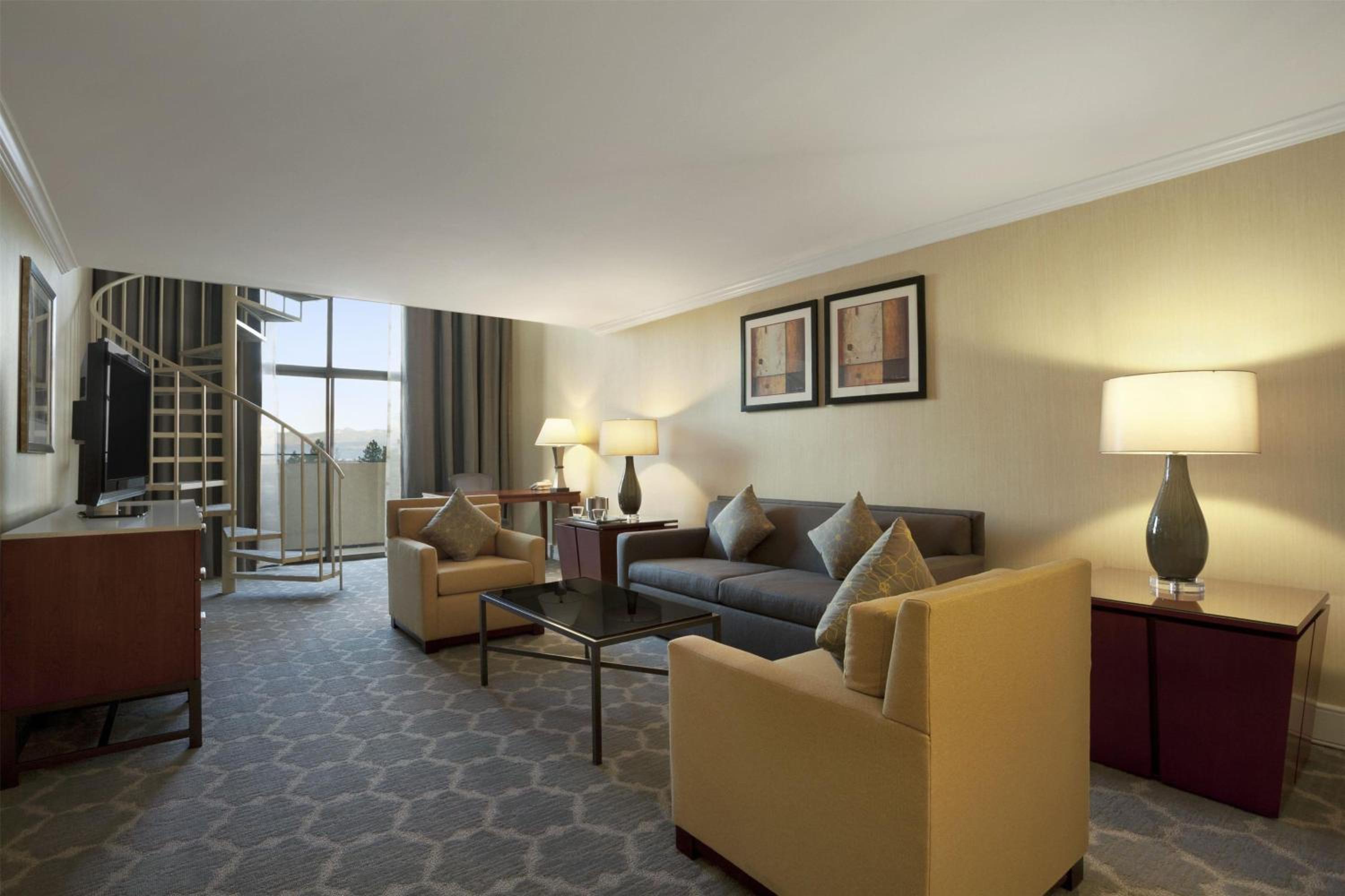 One-Bedroom Bi-level King Suite - Photo 3