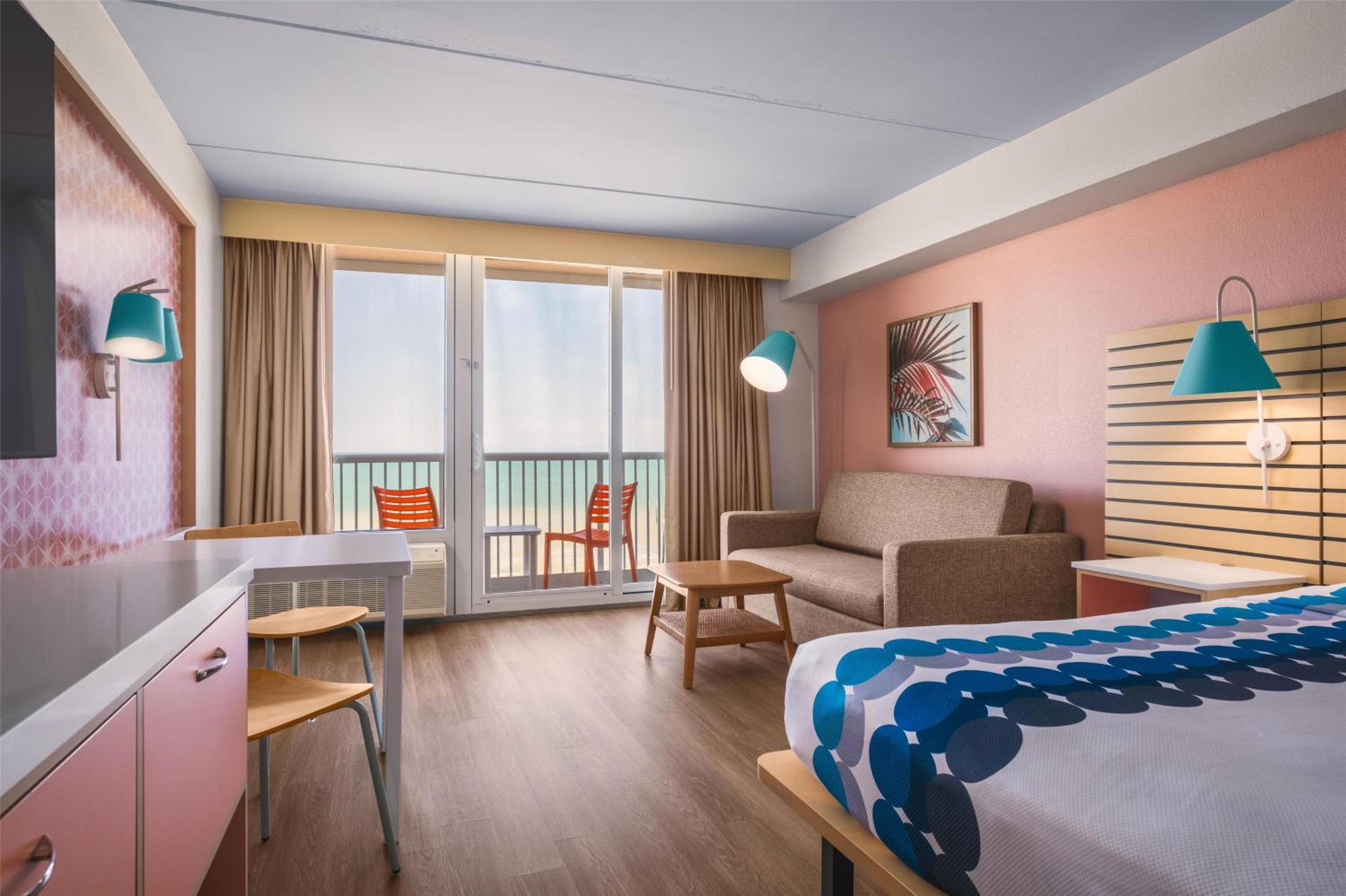 King Room with Oceanfront View - Photo 1