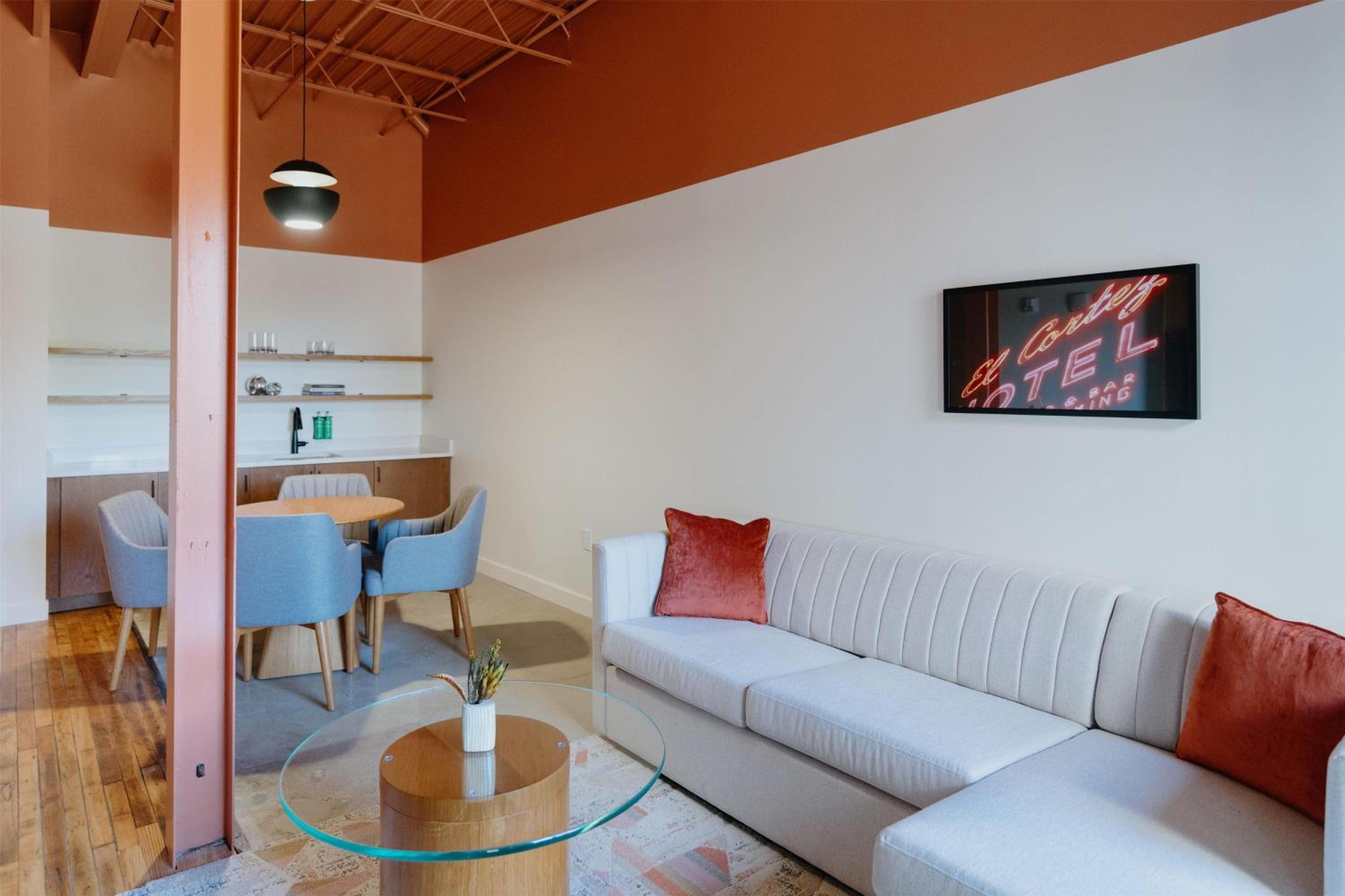 King Room with Balcony and Pool View - Photo 1