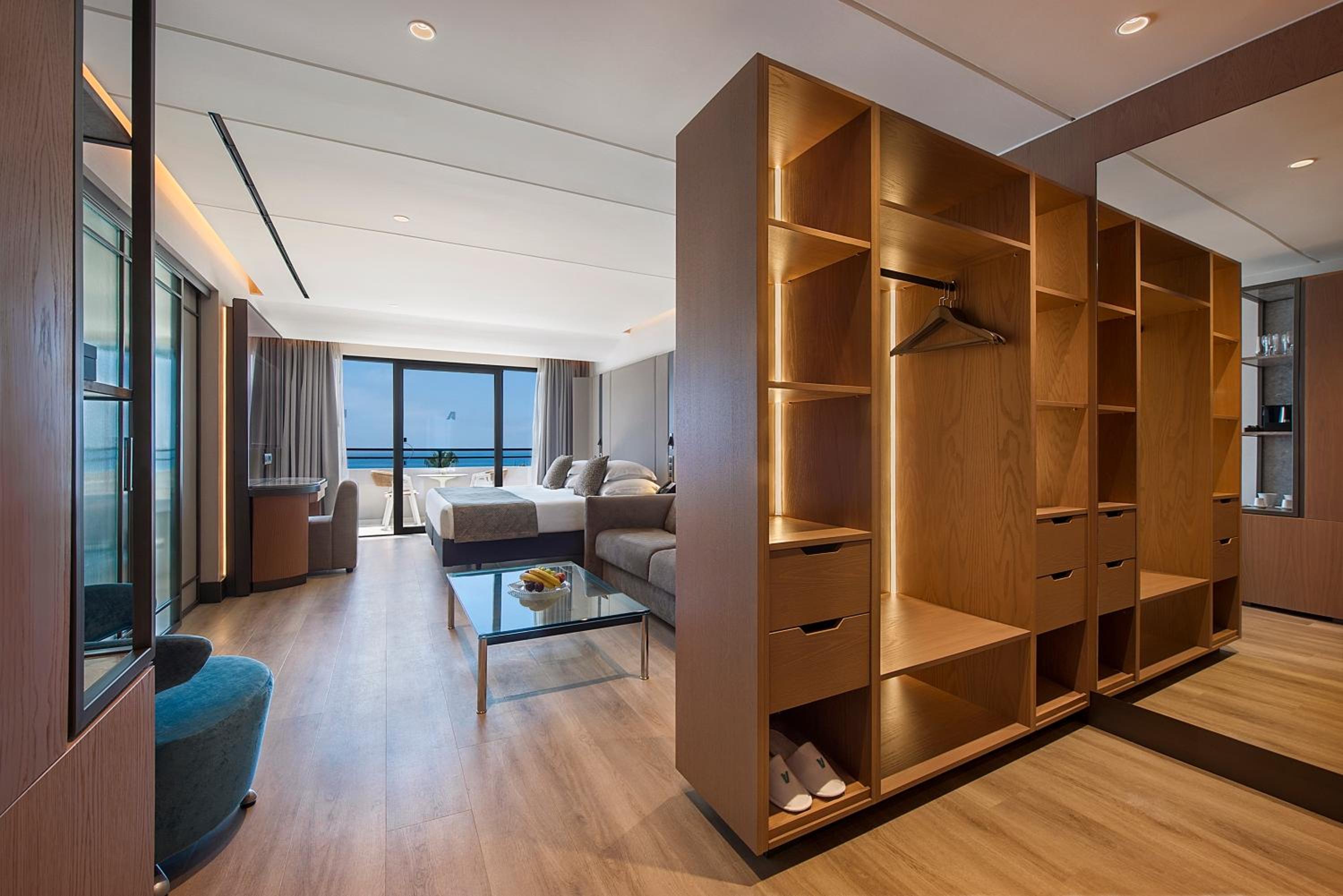 Luxury Sea View Room - Photo 3