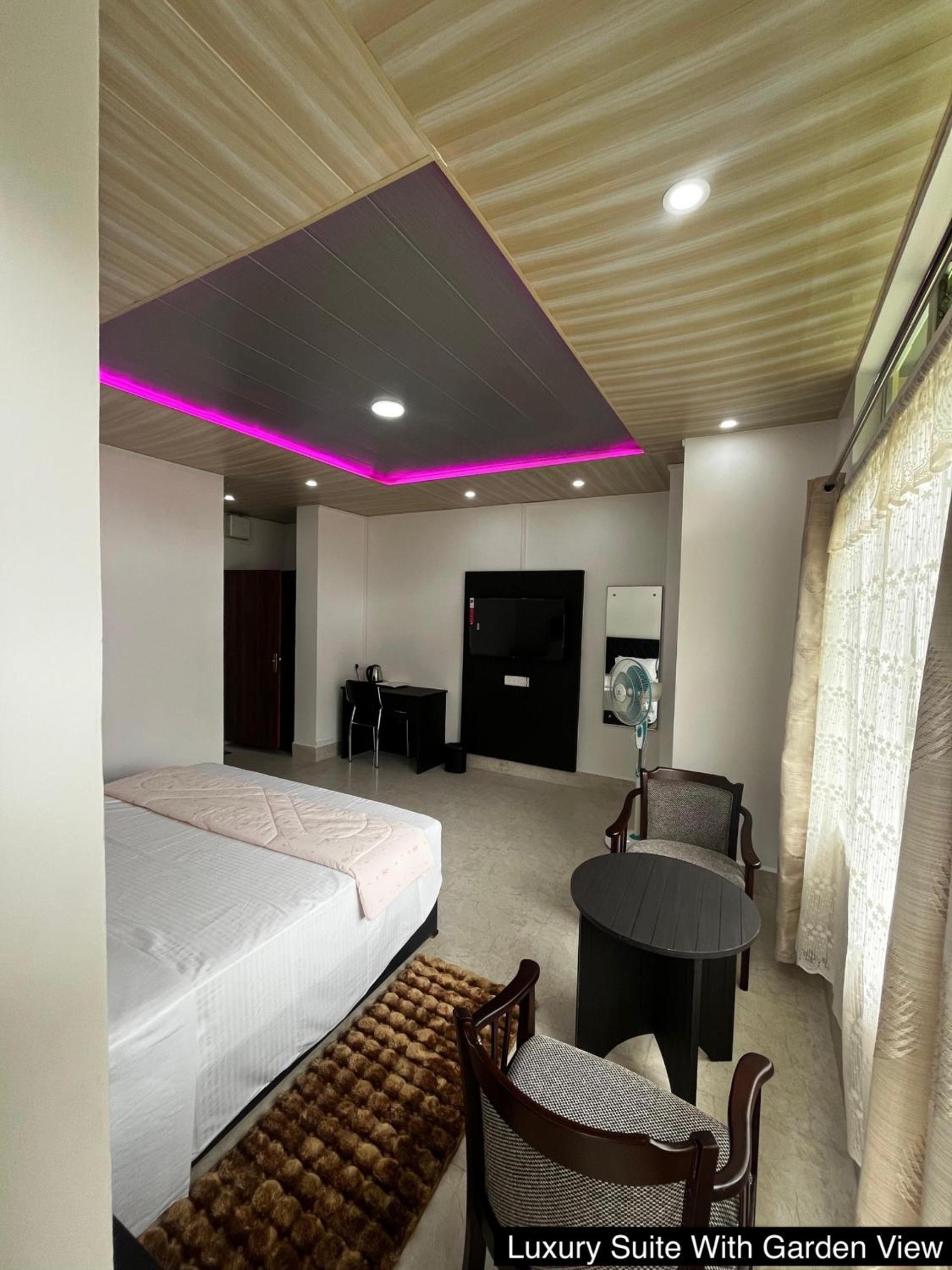 Suite with Garden View photo 3