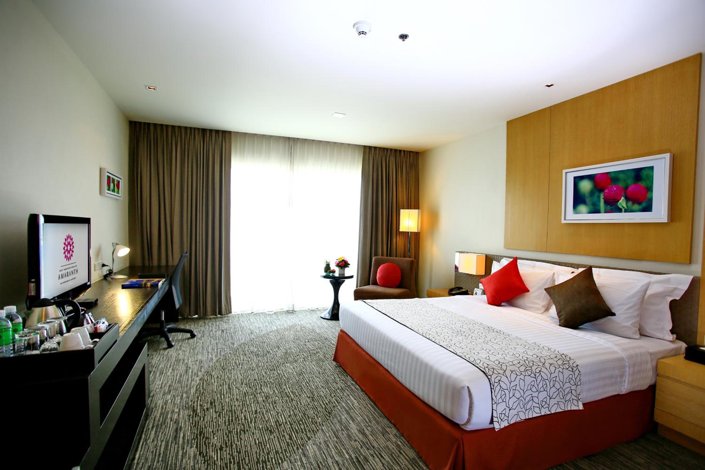 Deluxe Twin Room with Balcony - Photo 4
