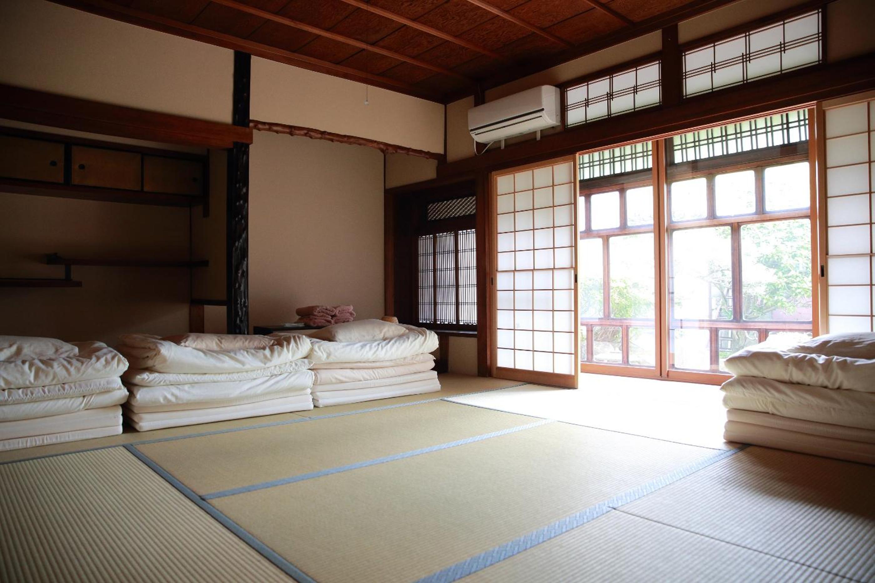 Superior Japanese-Style Room with shared bathroom photo 1