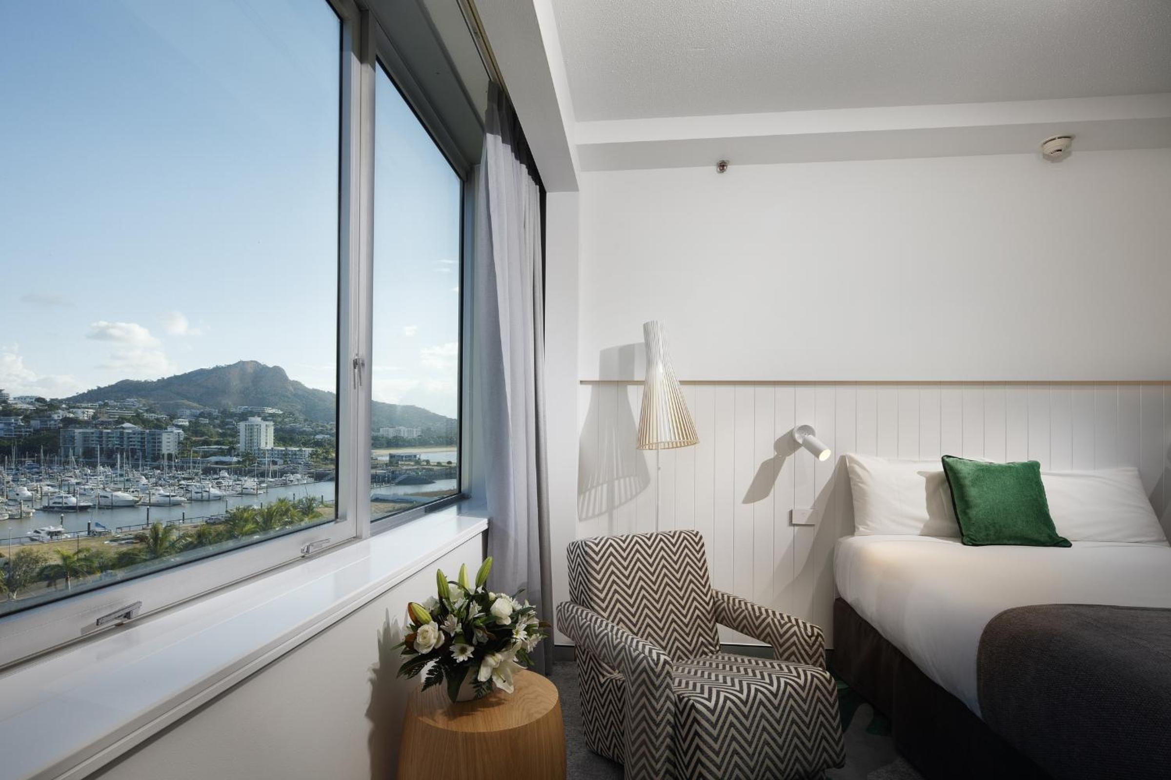Resort Twin Room with Marina View photo 2