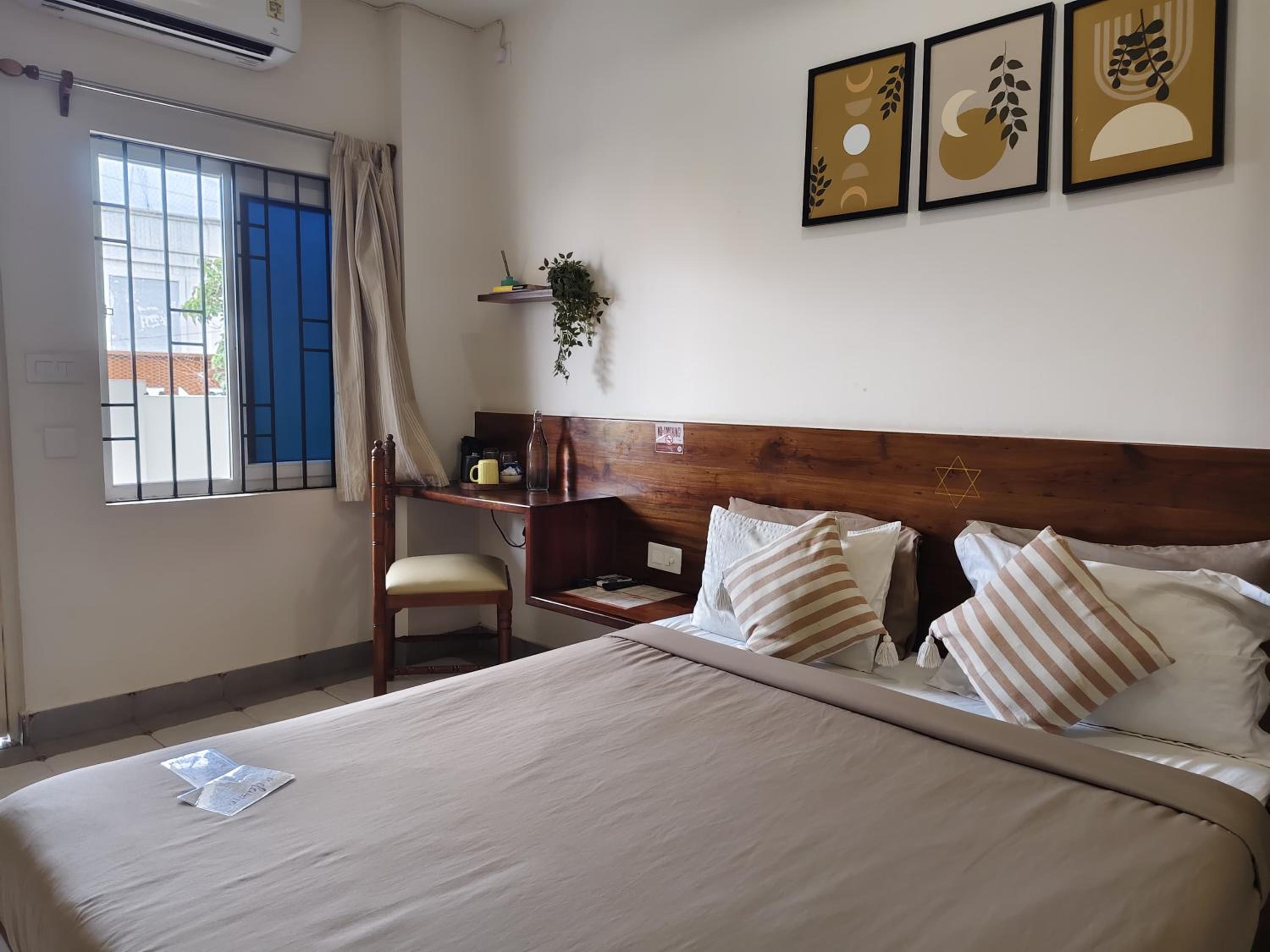 Budget Double Room - Photo 21