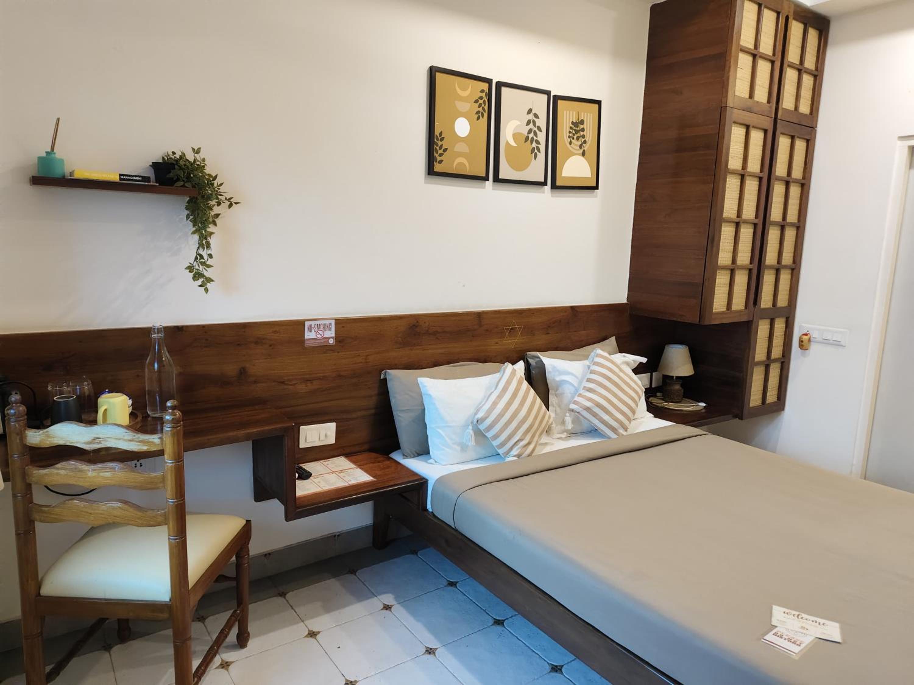 Budget Double Room - Photo 22