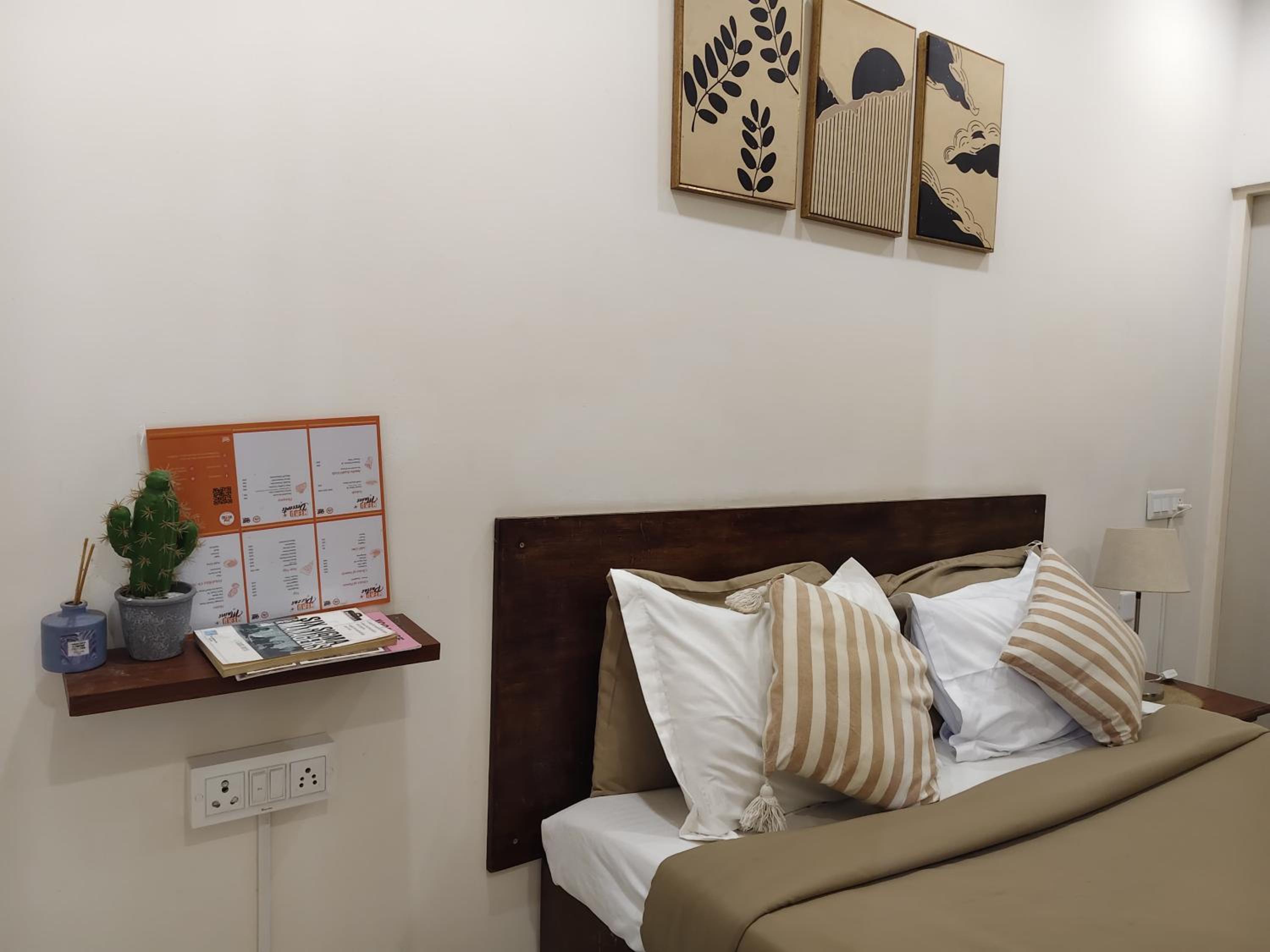 Budget Double Room - Photo 15