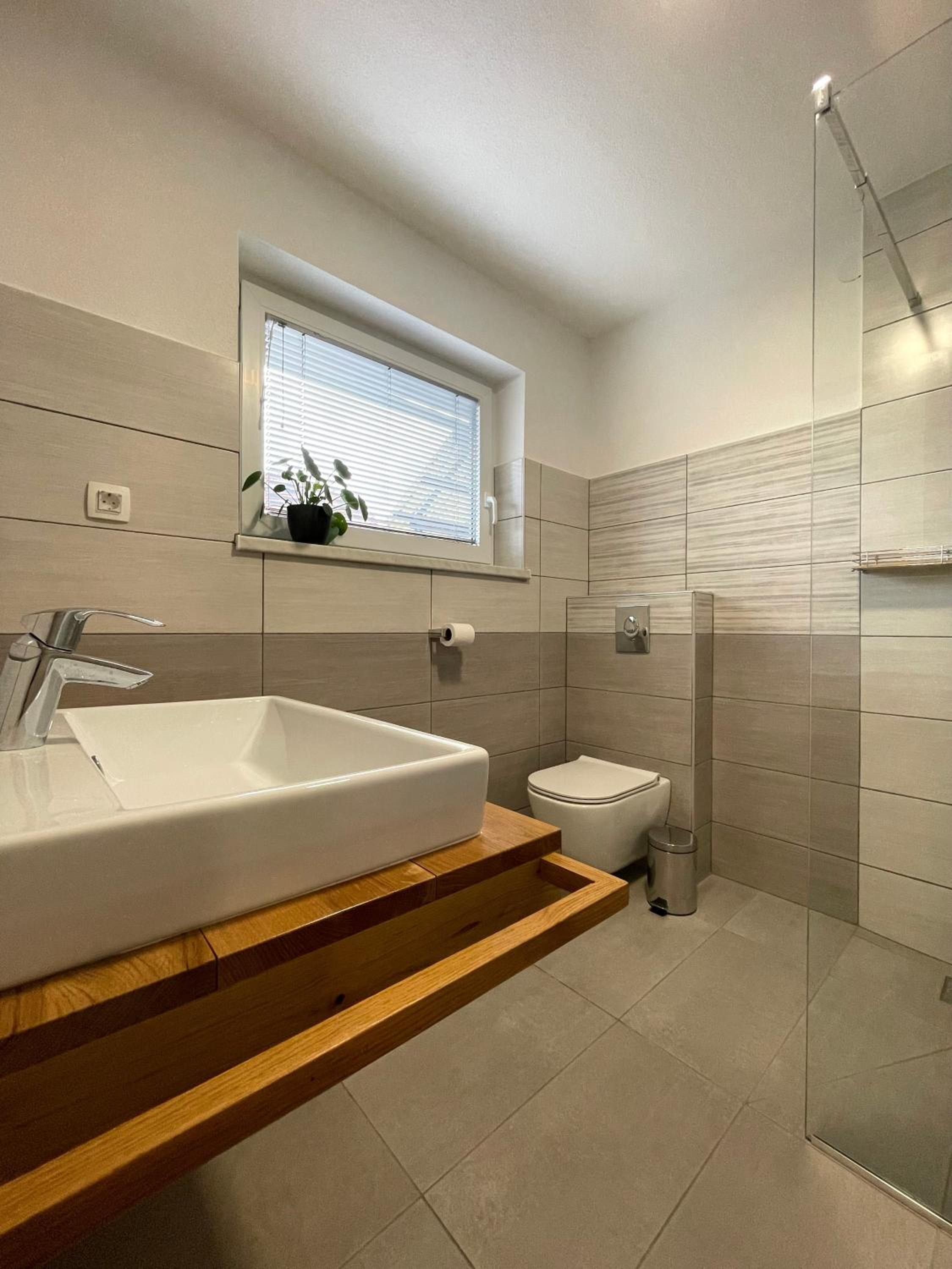 One-Bedroom Apartment with Balcony photo 3