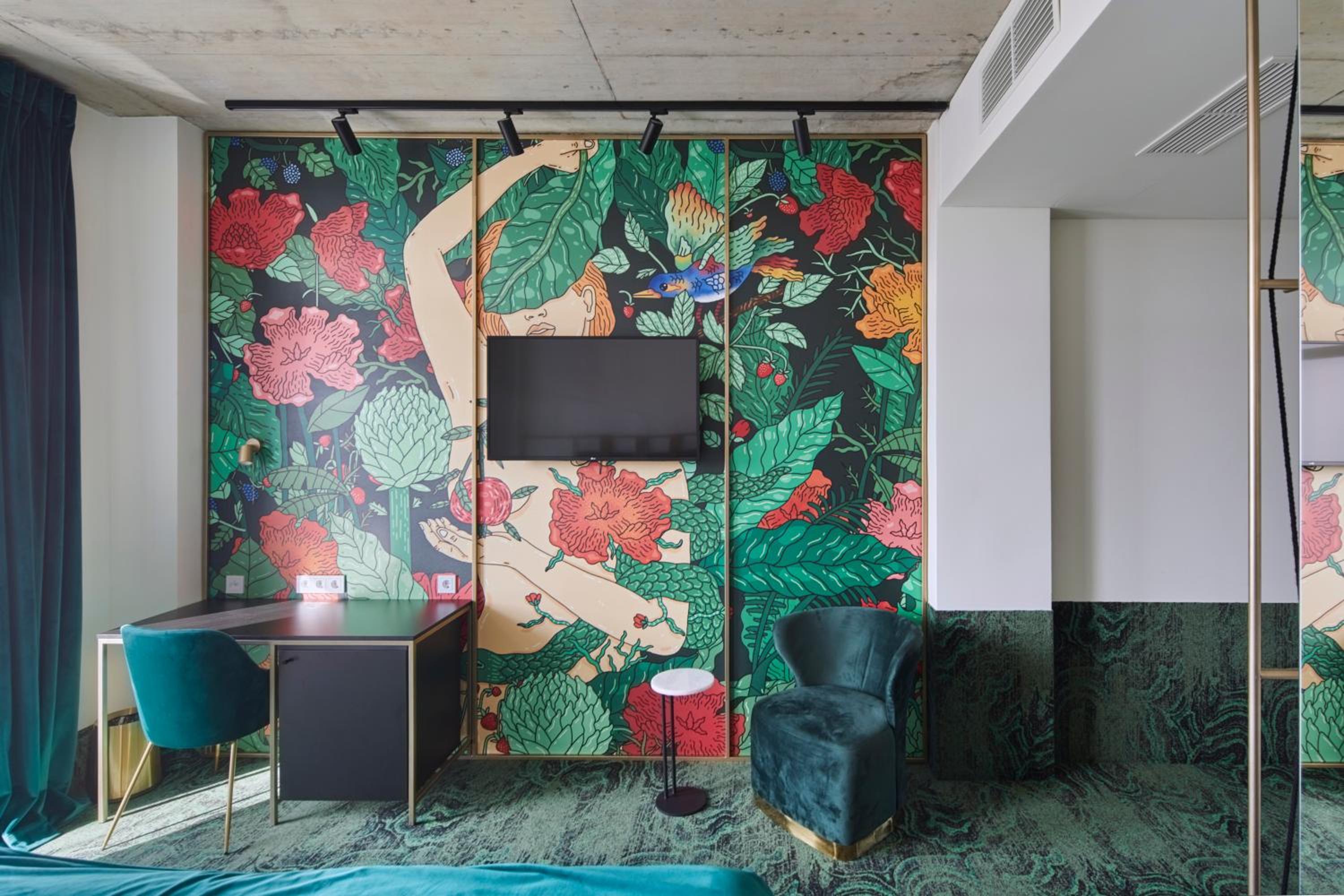 A Superior Double or Twin Room with a Pine Forest View photo 3