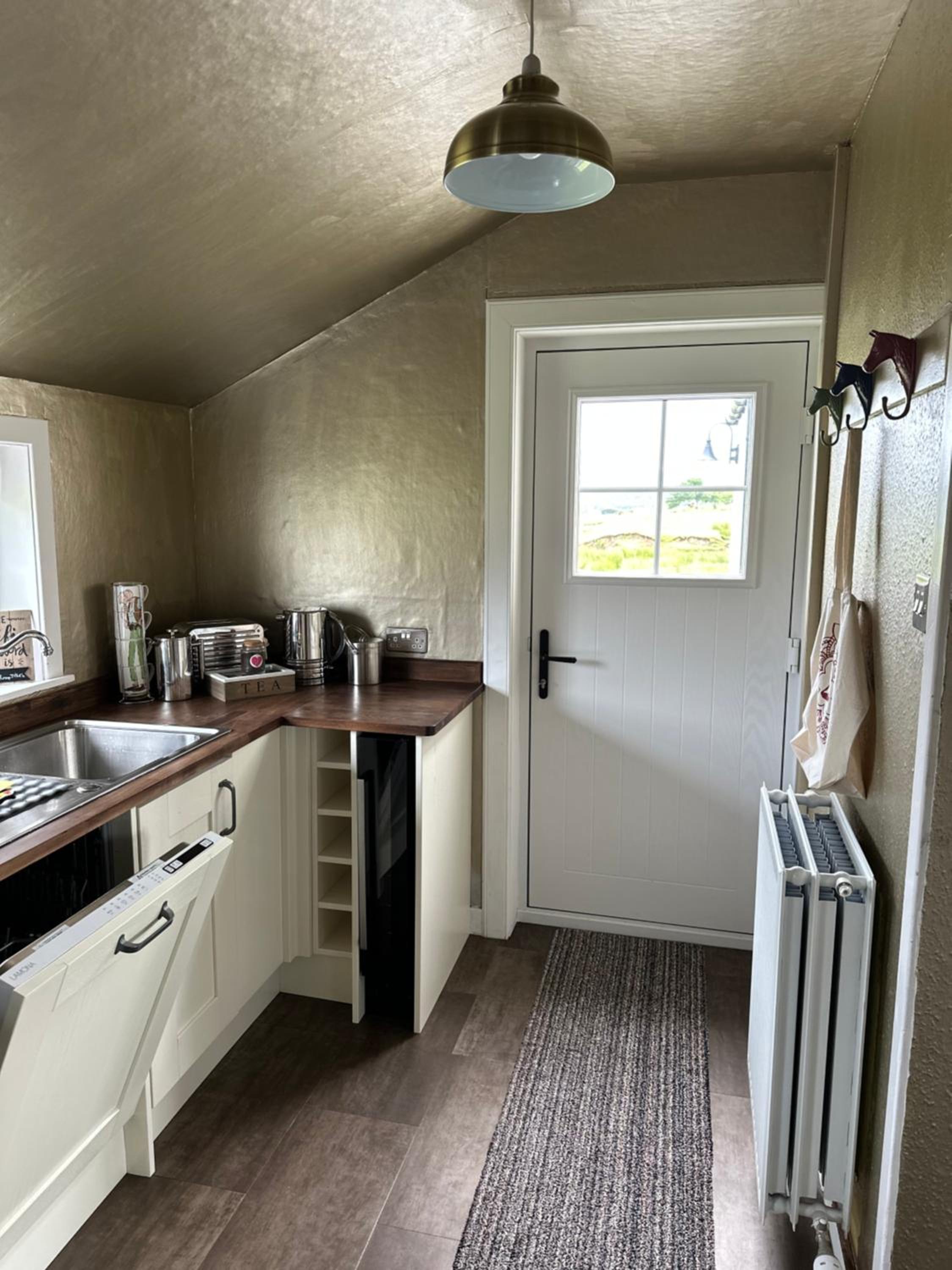 One-Bedroom House photo 3