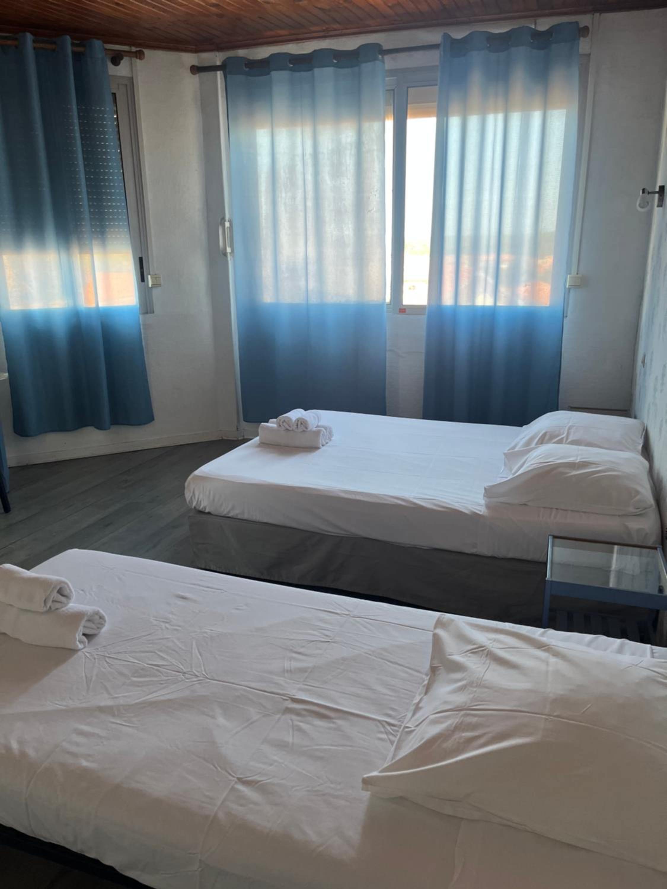 Economy Triple Room photo 1