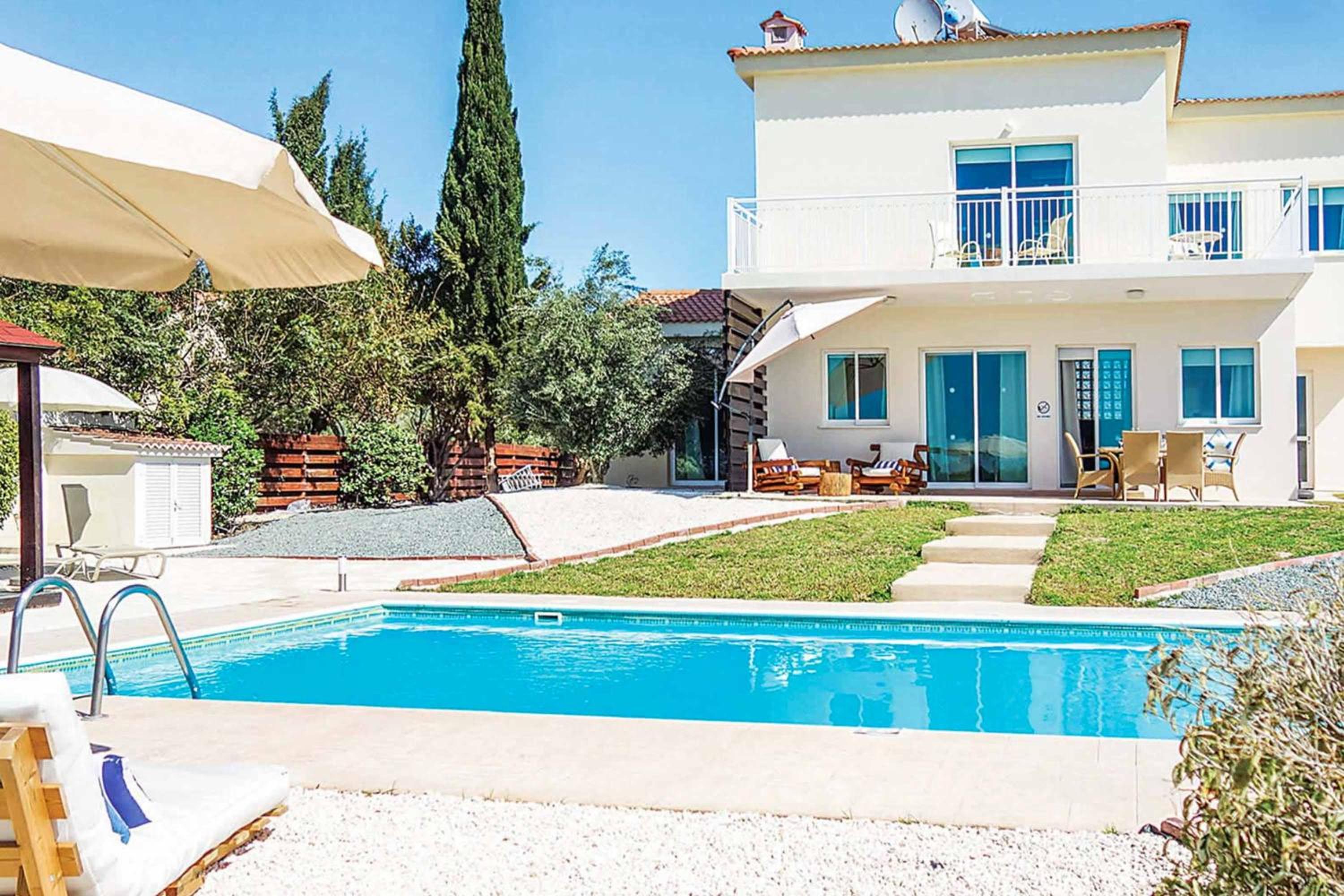 Three-Bedroom Villa photo 1
