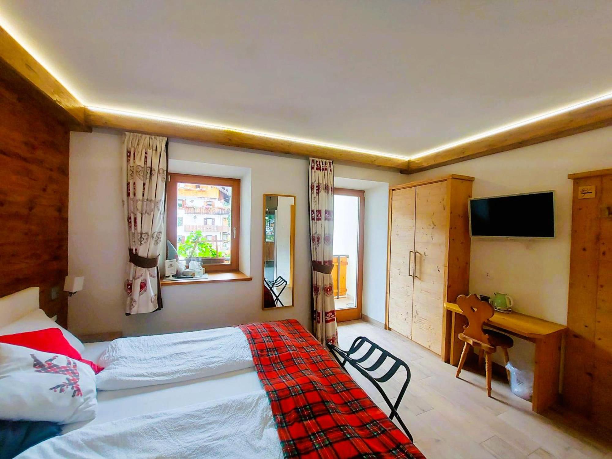Small Double Room - Photo 8