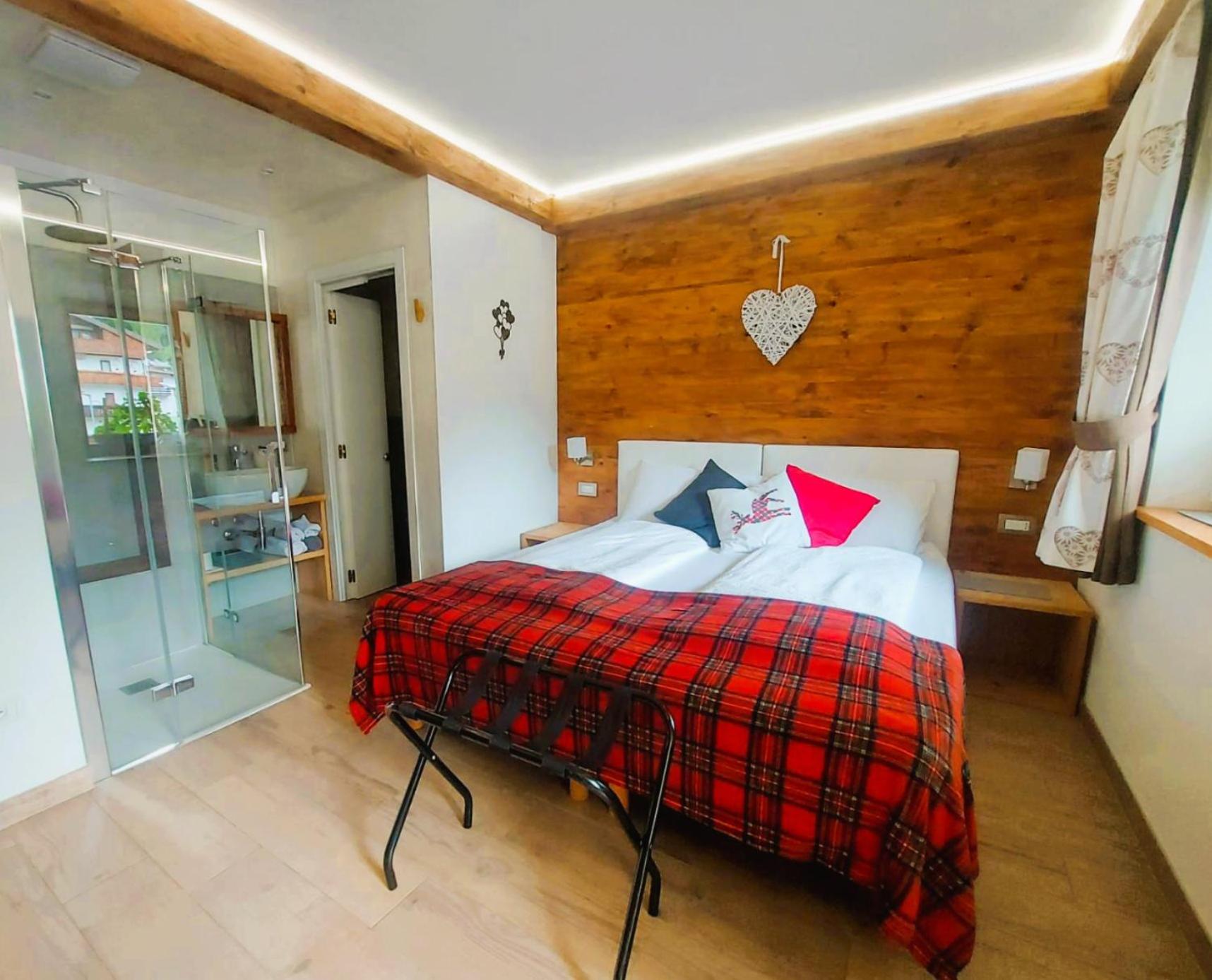 Small Double Room - Photo 7