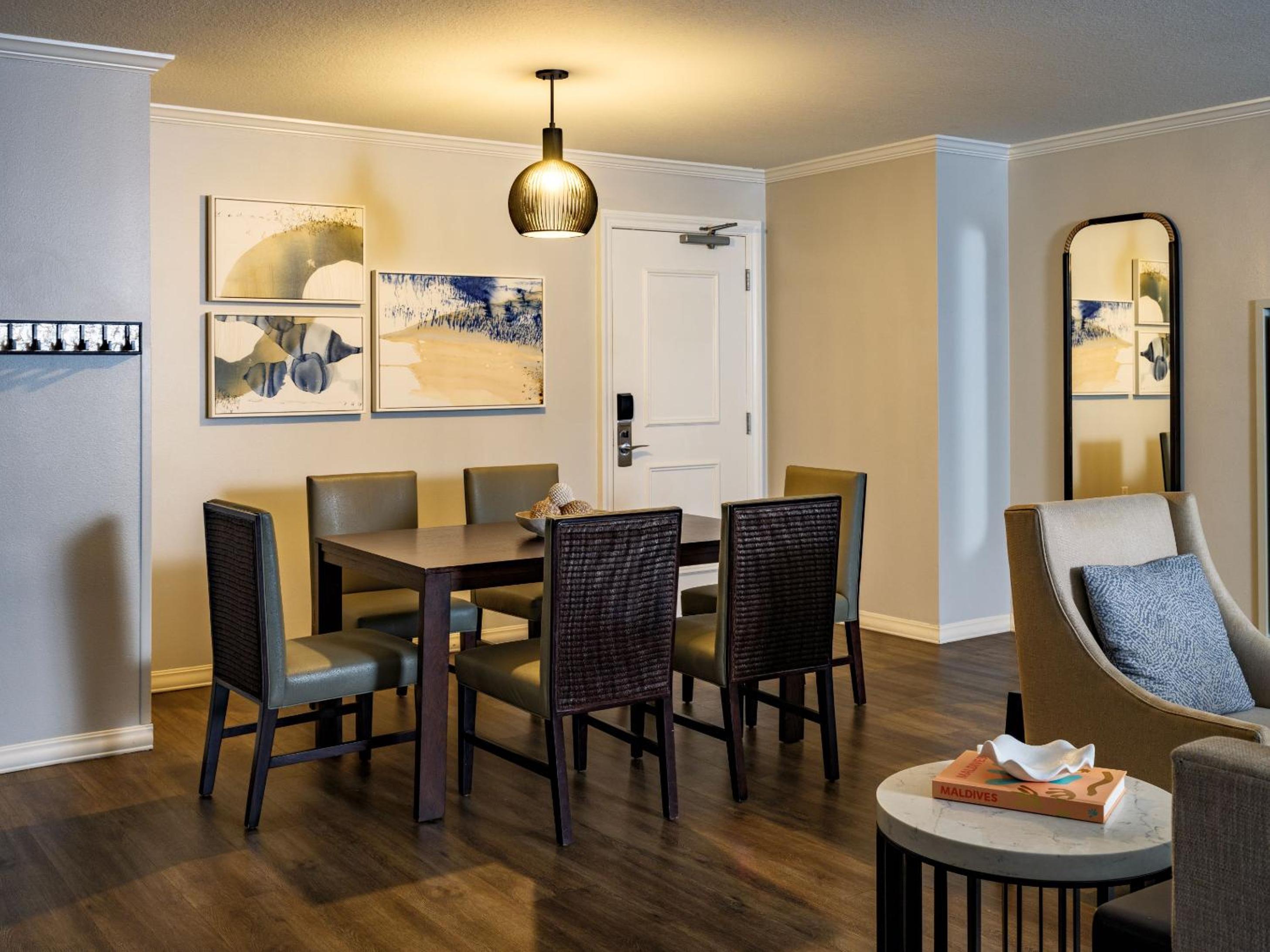 Residential King Suite - Photo 5